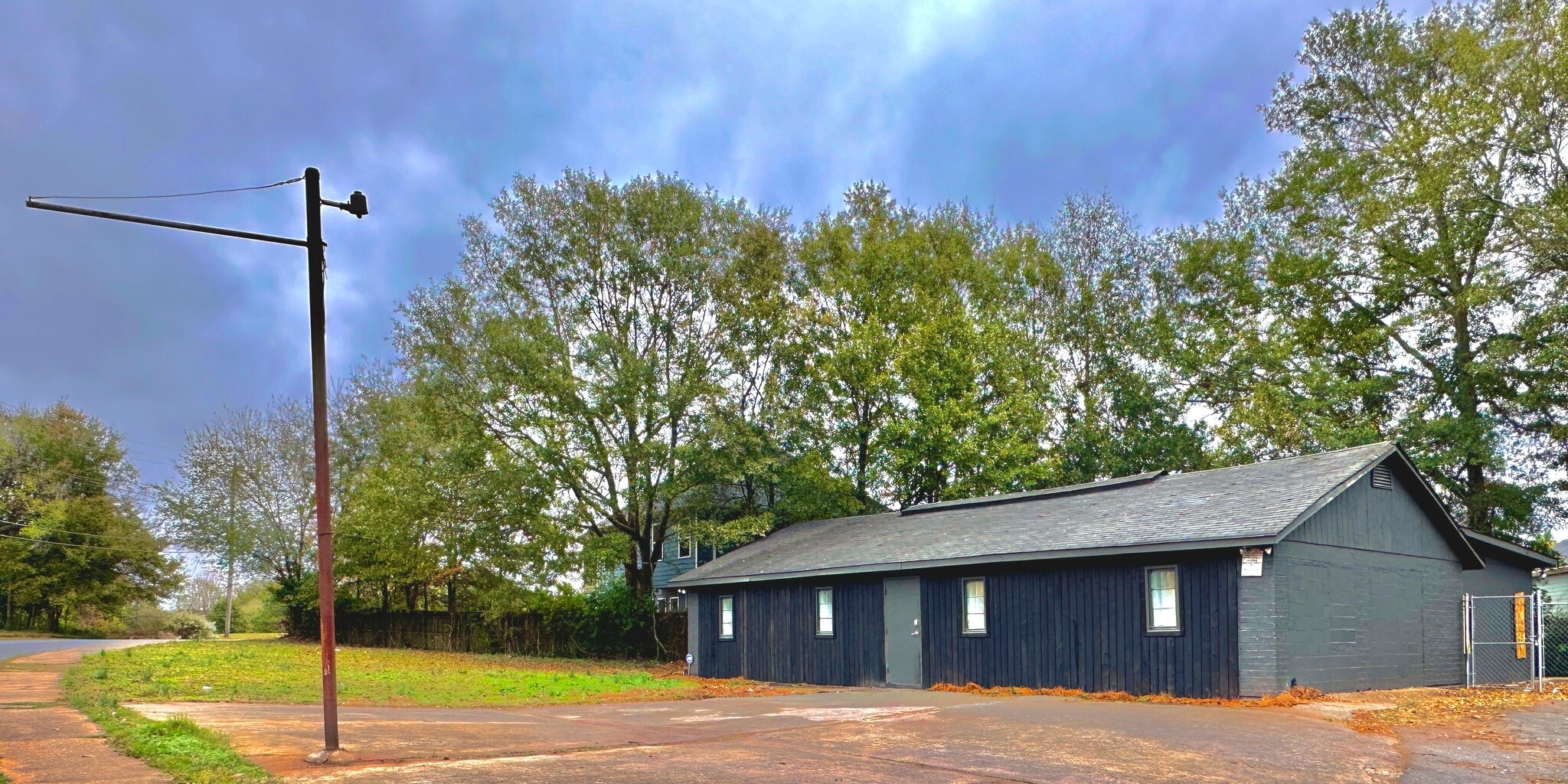 380 SW Amal Dr, Atlanta, GA for Sale