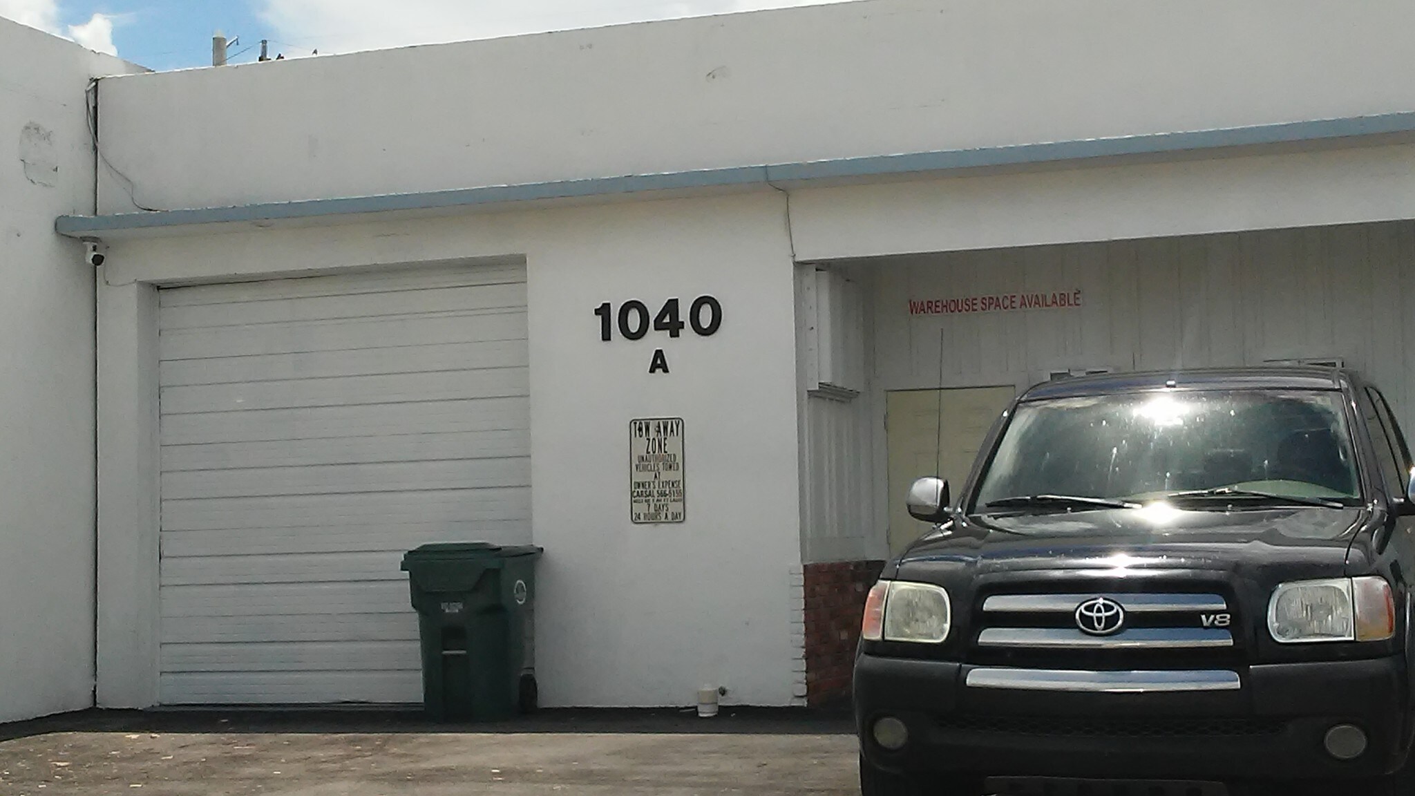 1040 NE 44th Ct, Oakland Park, FL for Rent