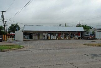 Dallas, TX Retail - 1621 N Garrett Ave