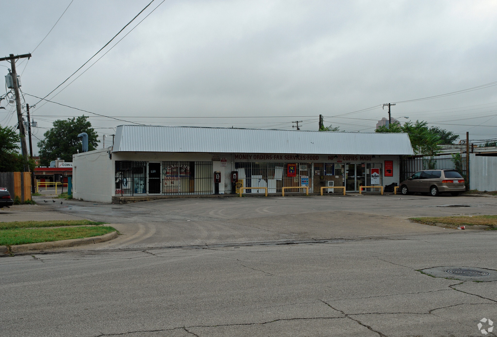 1621 N Garrett Ave, Dallas, TX for Rent