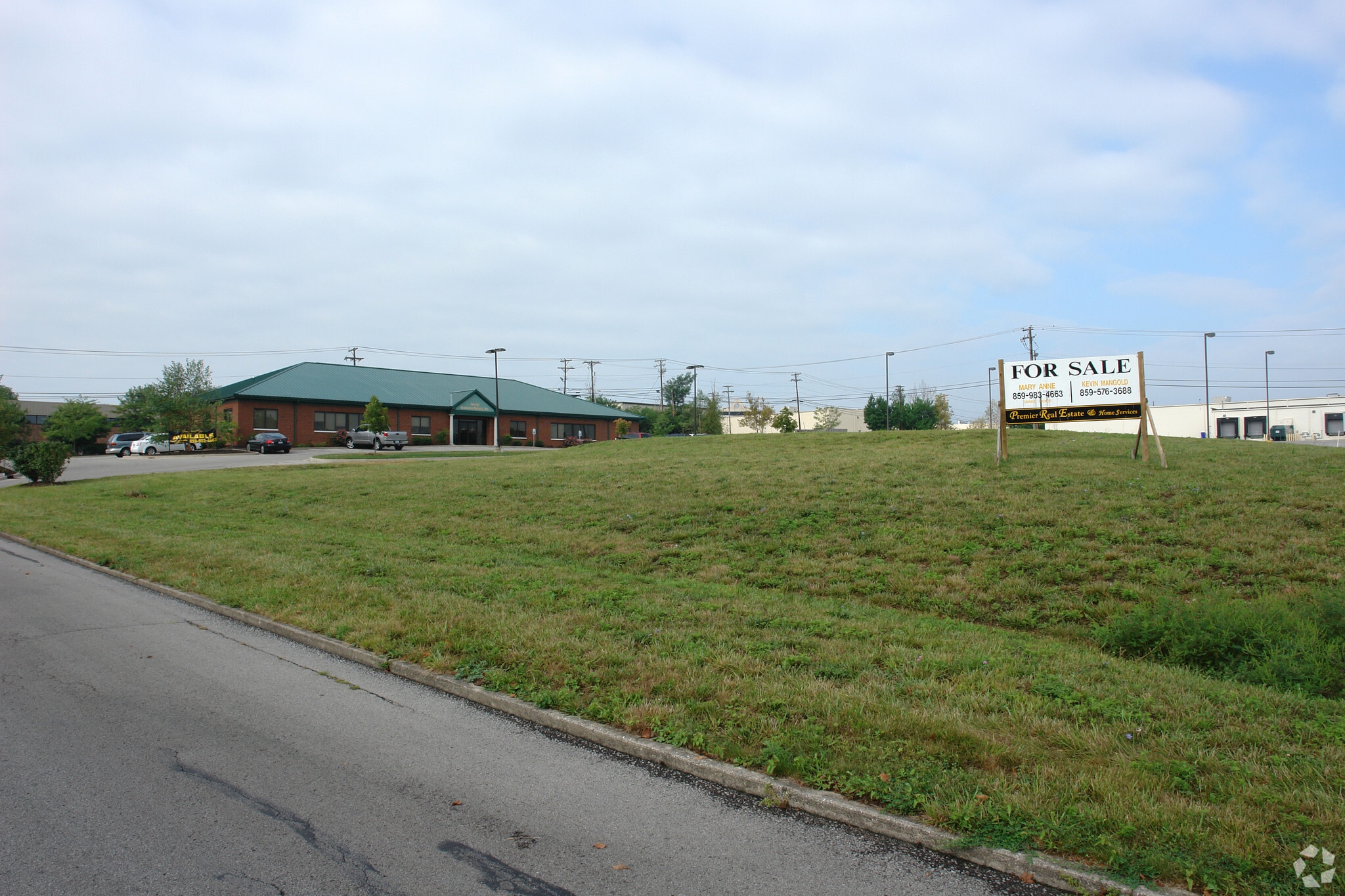3241 Loch Ness Dr, Lexington, KY for Sale