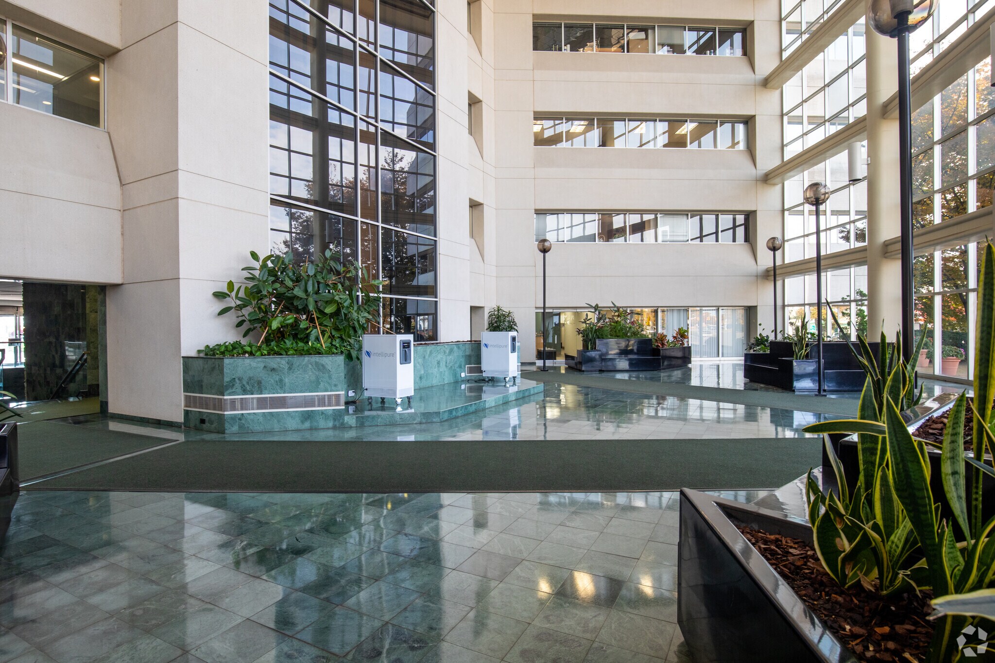 100 Quentin Roosevelt Blvd Garden City, NY 11530 - Office Property for