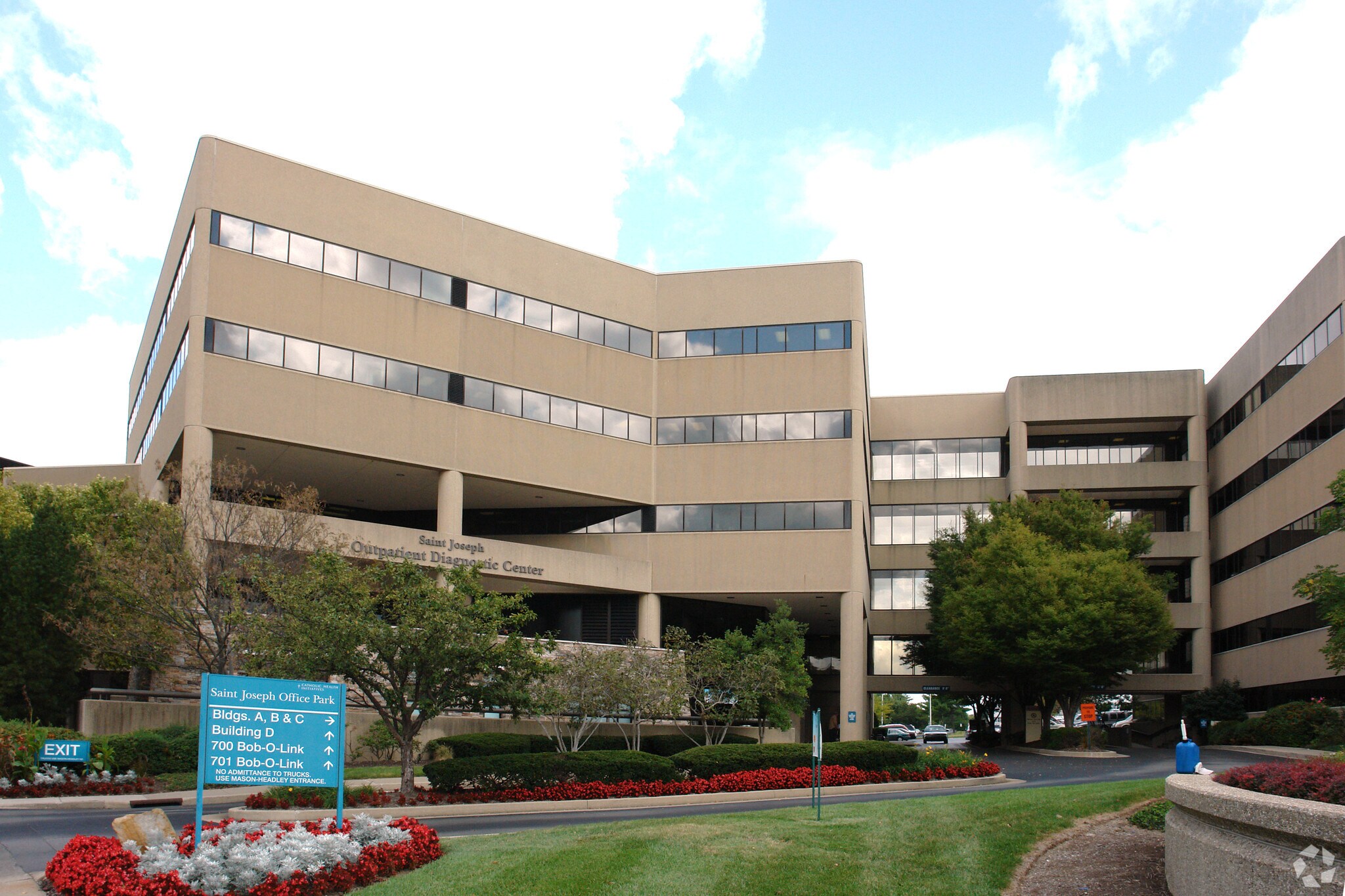 1401 Harrodsburg Rd Lexington, KY 40504 Office Property for Lease on