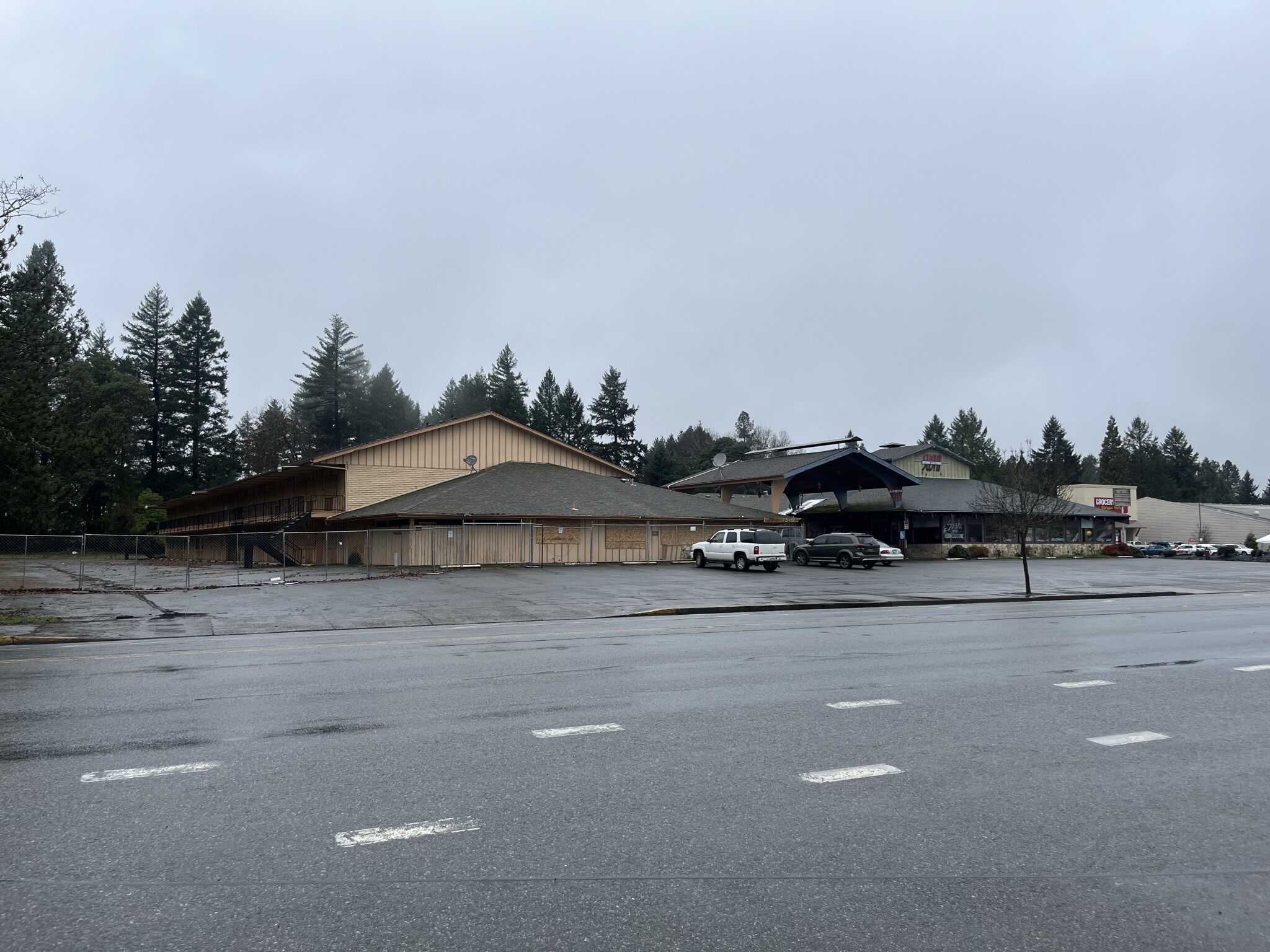 406 Redwood Hwy, Cave Junction, OR for Sale