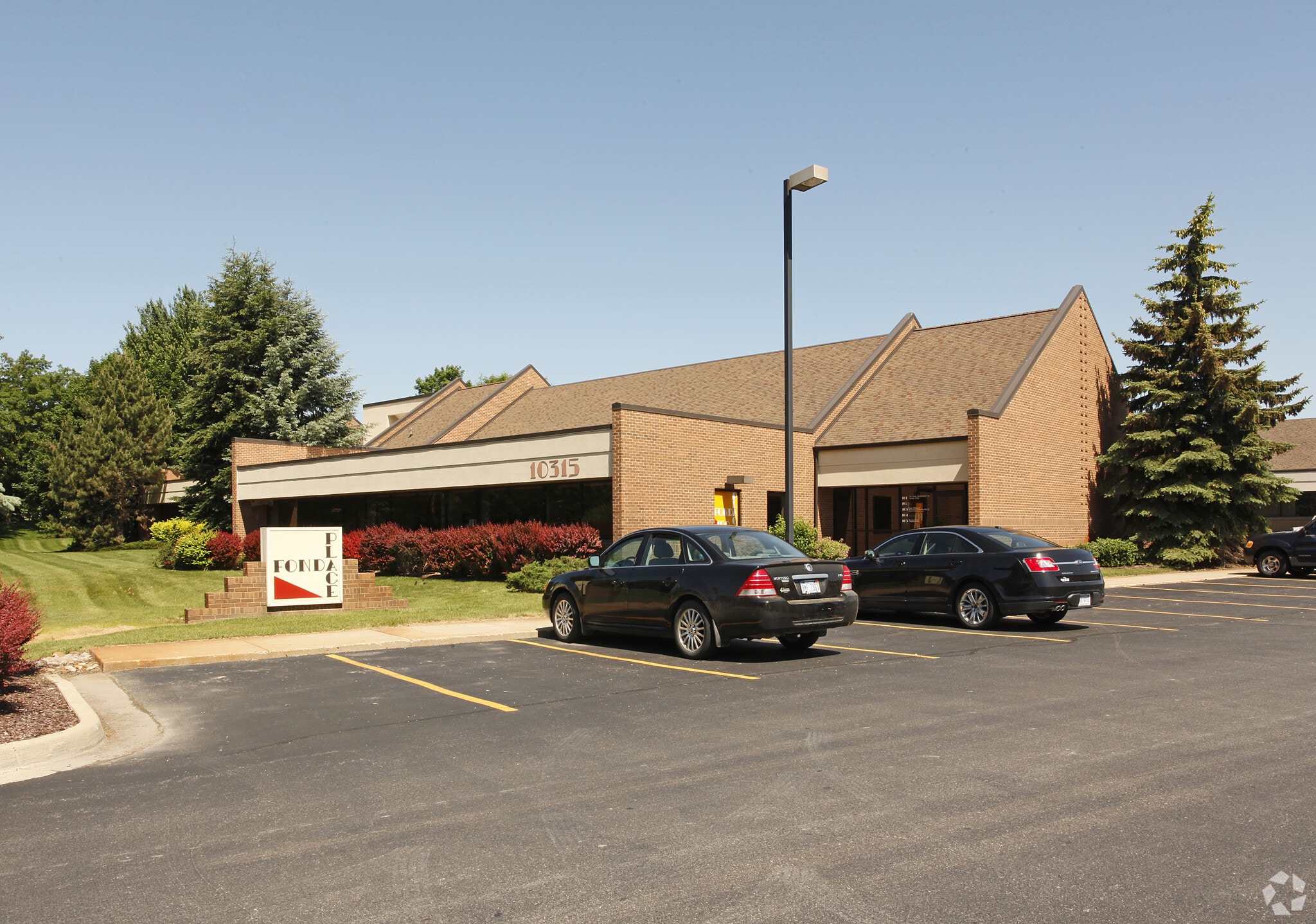 10315 E Grand River Ave, Brighton, MI for Rent