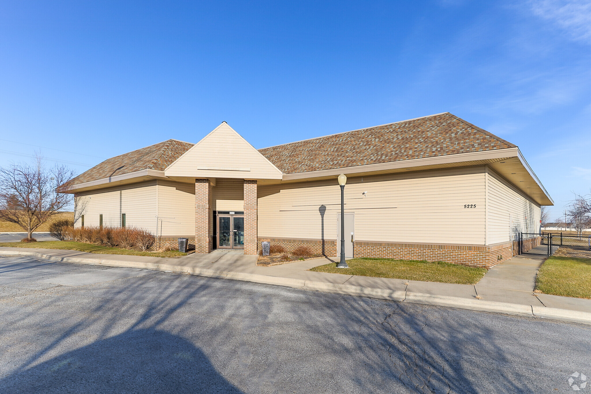 5225 N 158th Ave, Omaha, NE for Sale