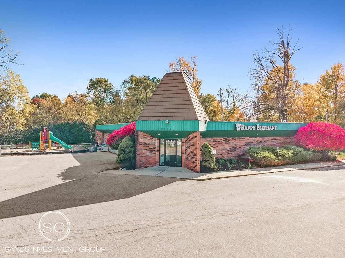 3325 Aurelius Rd, Lansing, MI for Sale