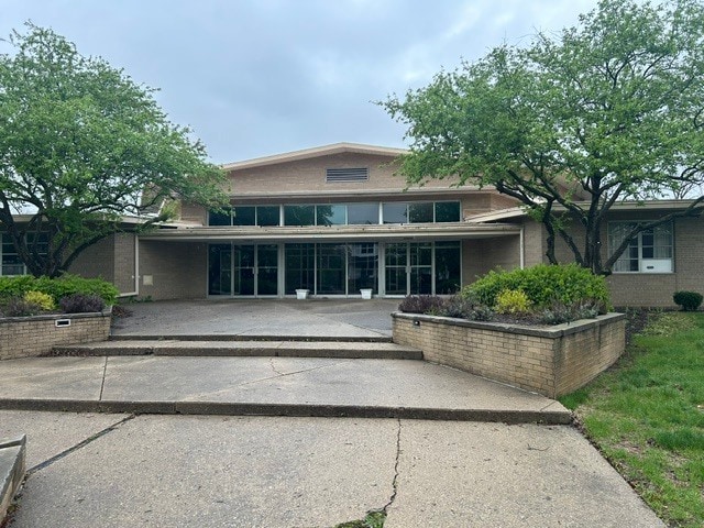 1100 W Ann Arbor Trl, Plymouth, MI for Sale