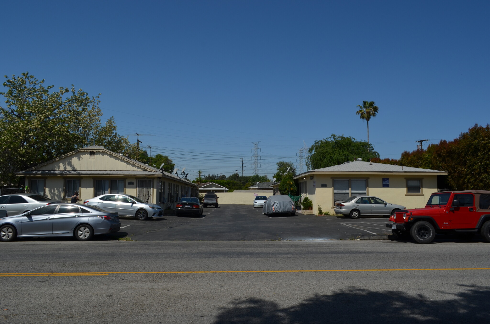 6711-6715 Tujunga Ave, North Hollywood, CA for Sale