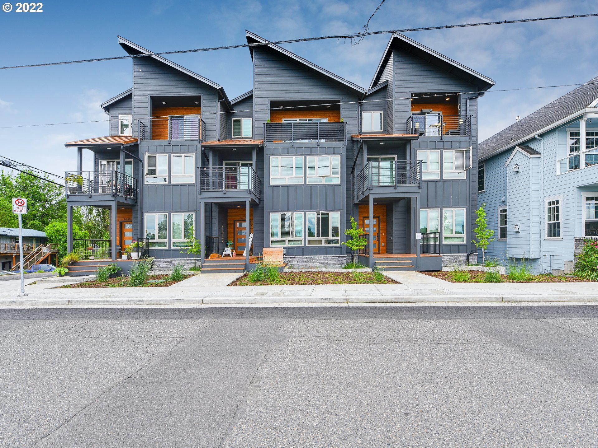 302 N Bridgeton Rd, Portland, OR for Sale