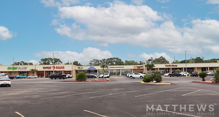 410-480 Plantation Dr, Lake Jackson, TX for Rent