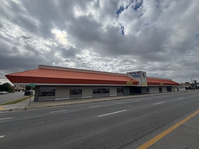 620 Chester Ave, Bakersfield, CA for Rent