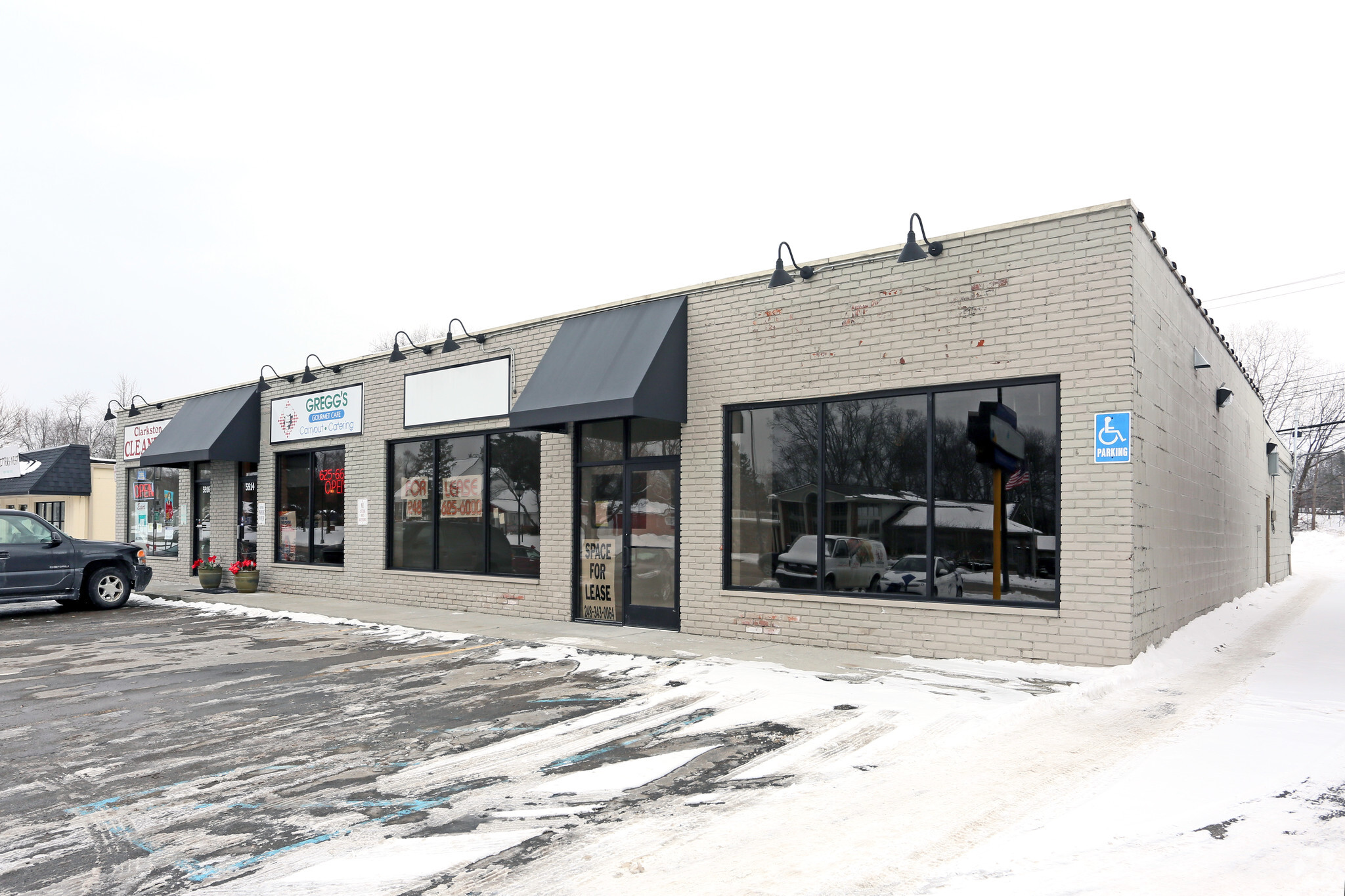 5910-5916 S Main St, Clarkston, MI for Rent