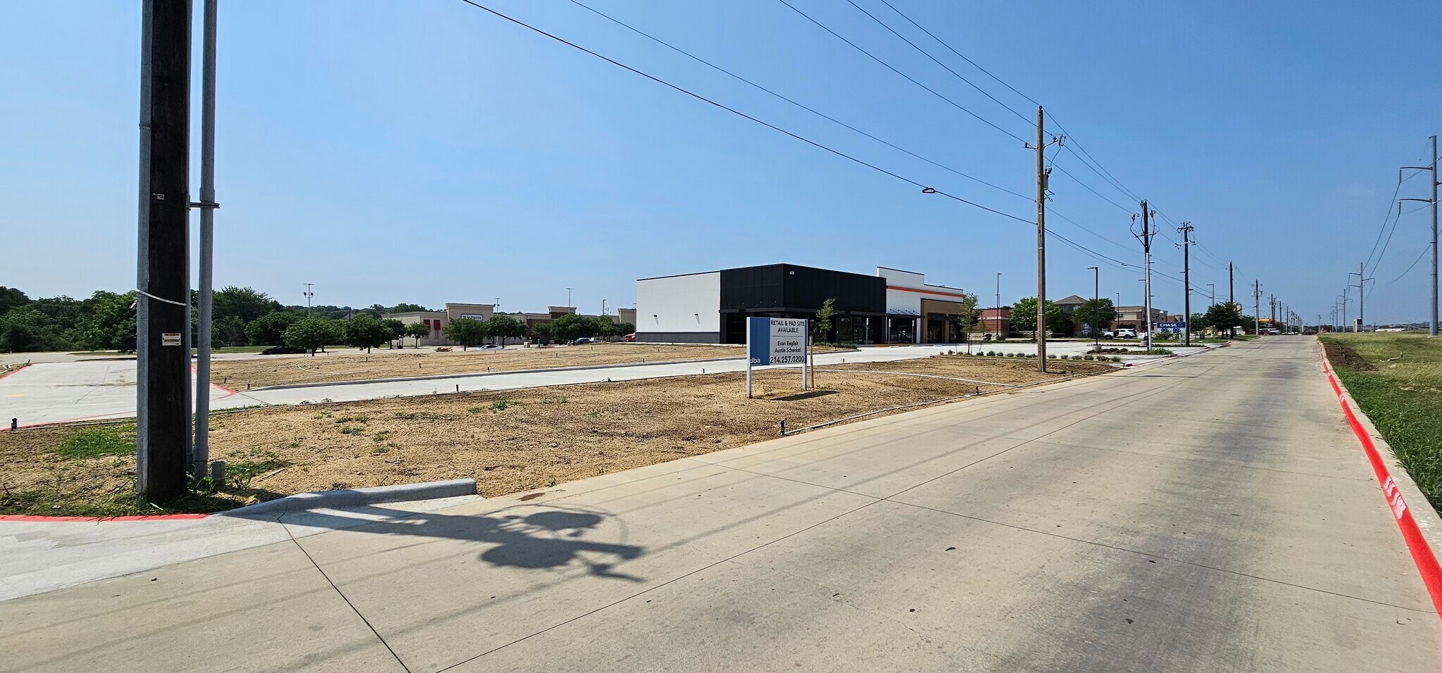 401-411 Alta Mere Dr, Fort Worth, TX for Sale