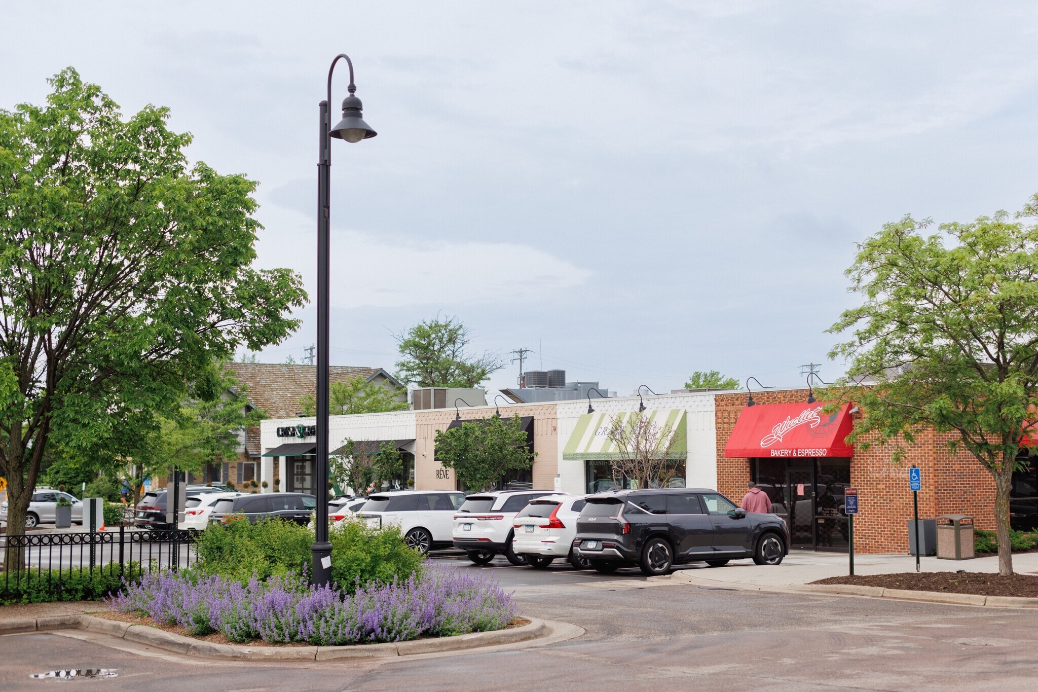 755-795 E Lake St, Wayzata, MN for Rent