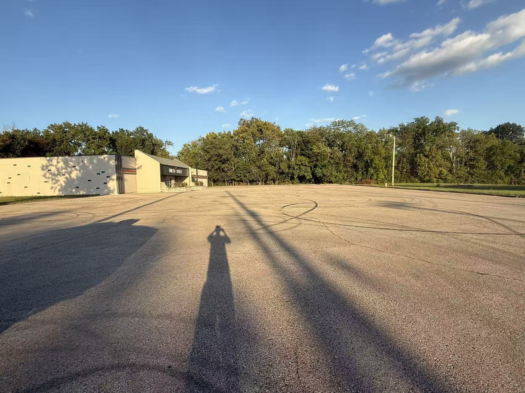 7410 Sni-A-Bar Rd, Kansas City, MO for Rent