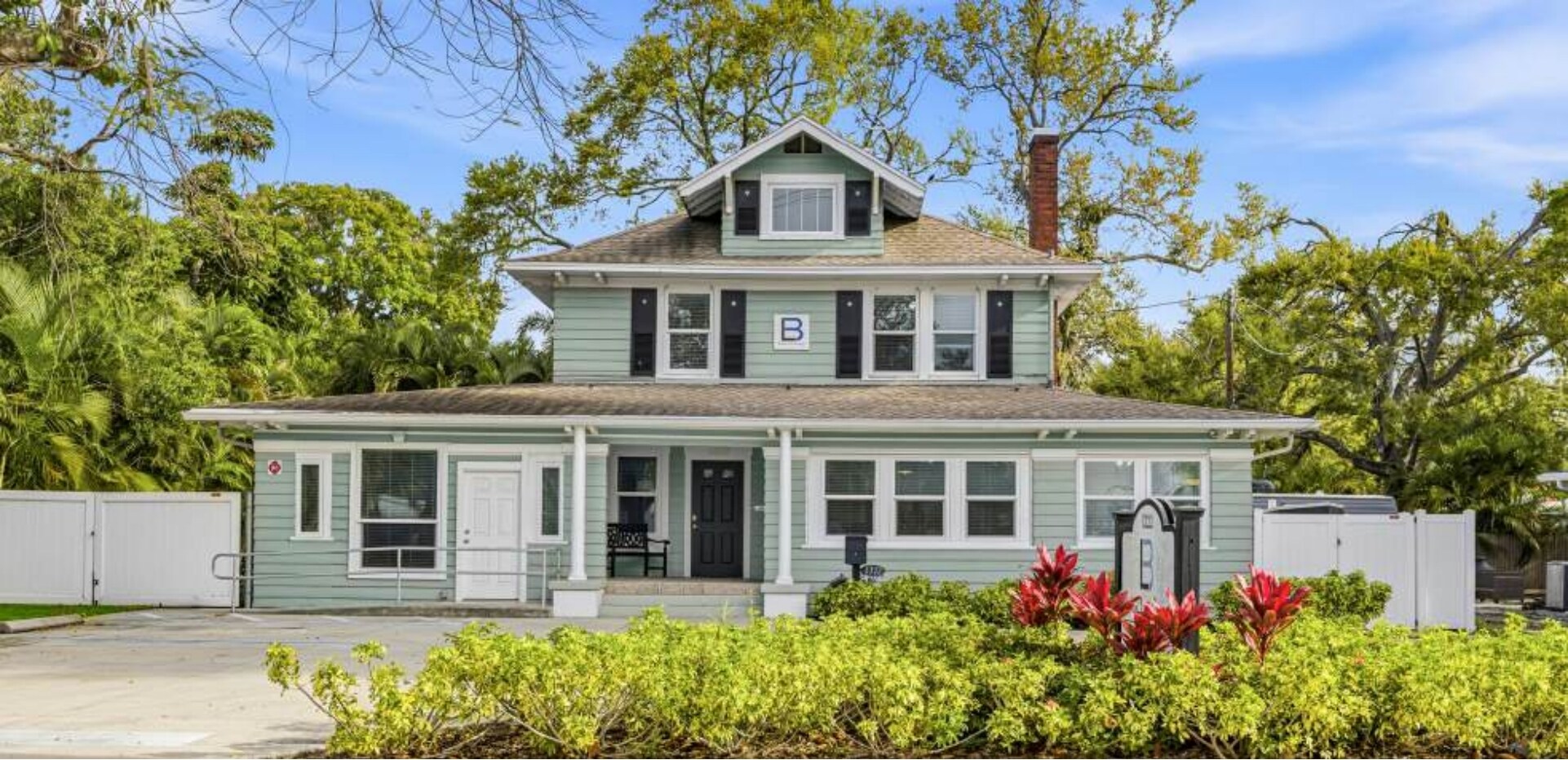 1322 3rd Ave W, Bradenton, FL for Sale