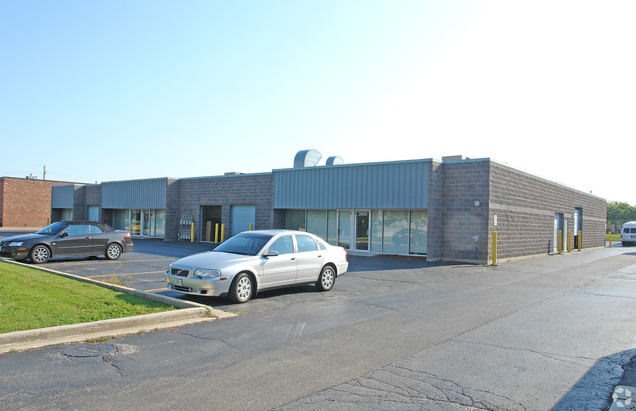 200 Easy St, Carol Stream, IL for Rent