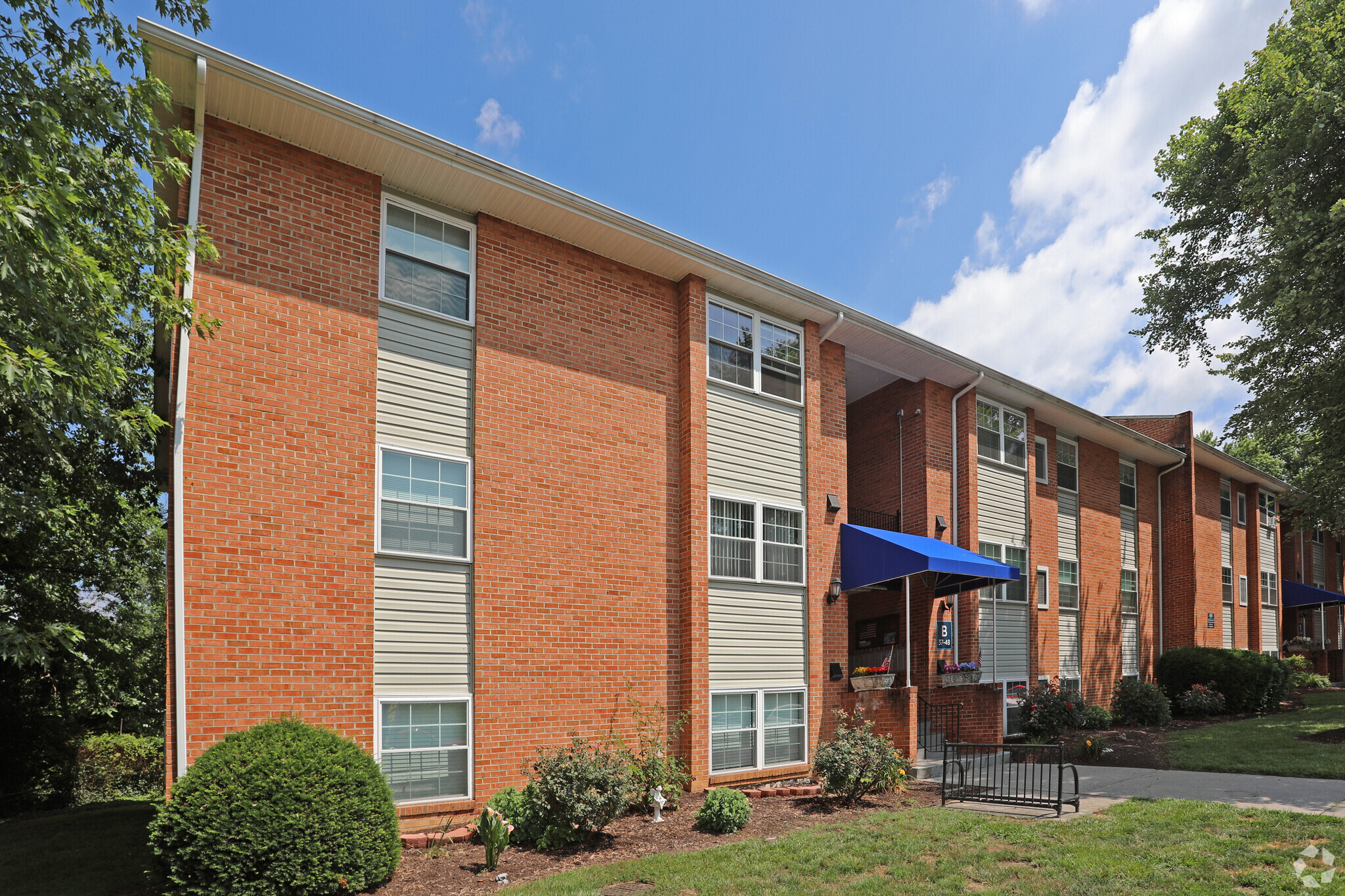 777 Roanoke Blvd, Salem, VA for Sale