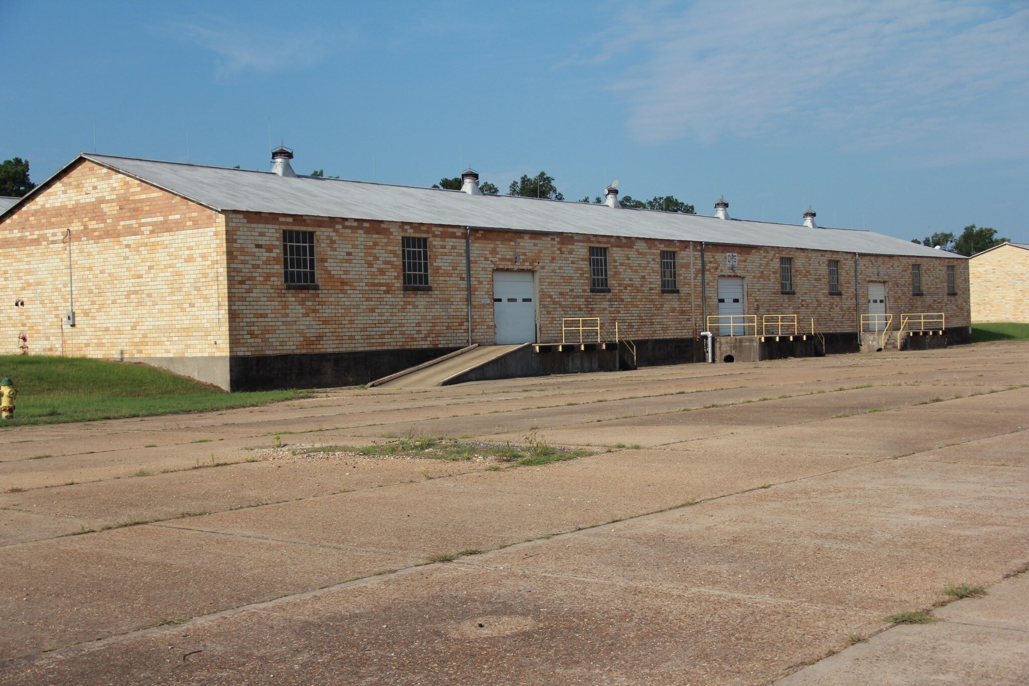 556 Elm Cir, Hooks, TX for Rent