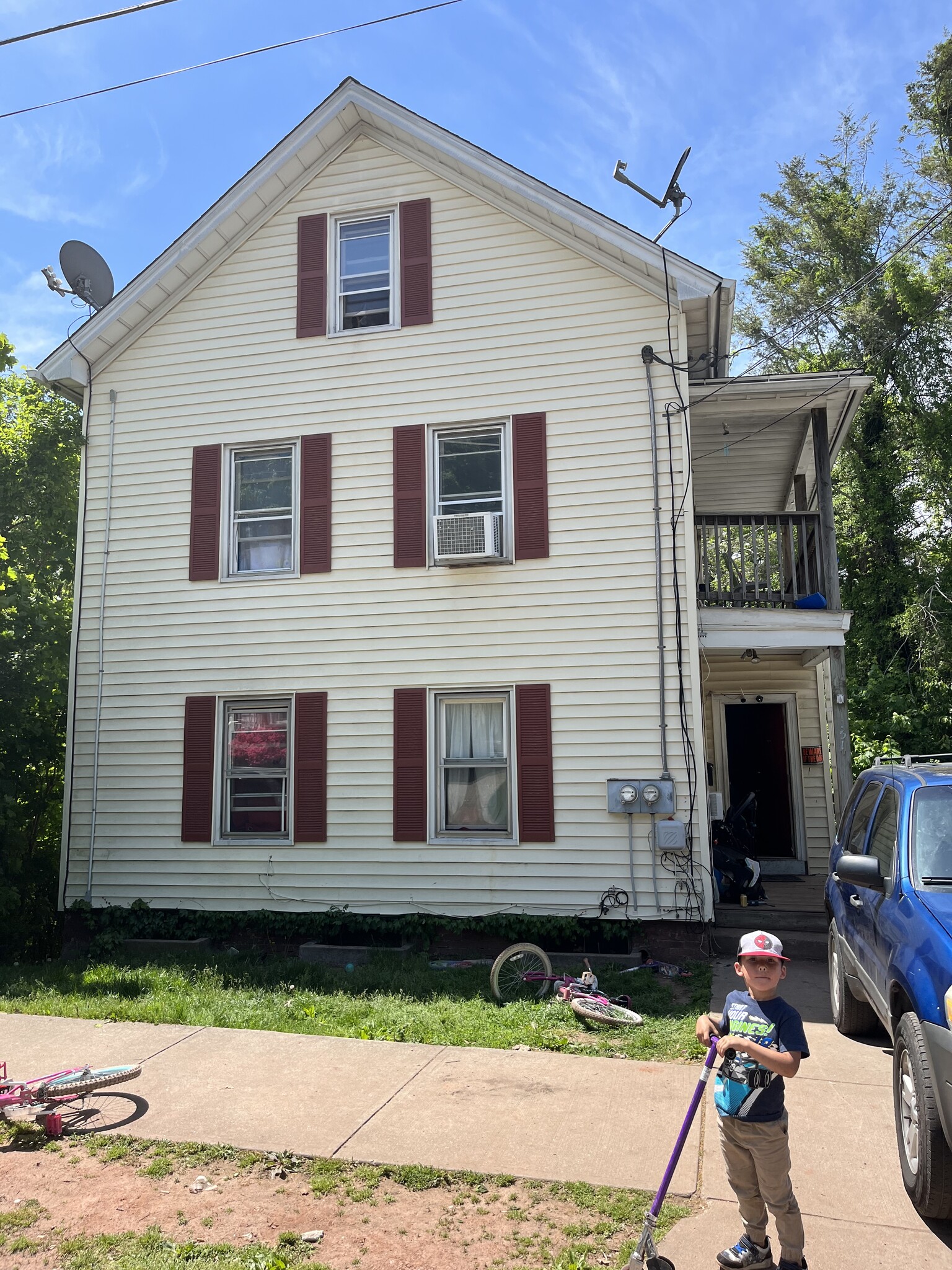 151 View St, Meriden, CT for Sale
