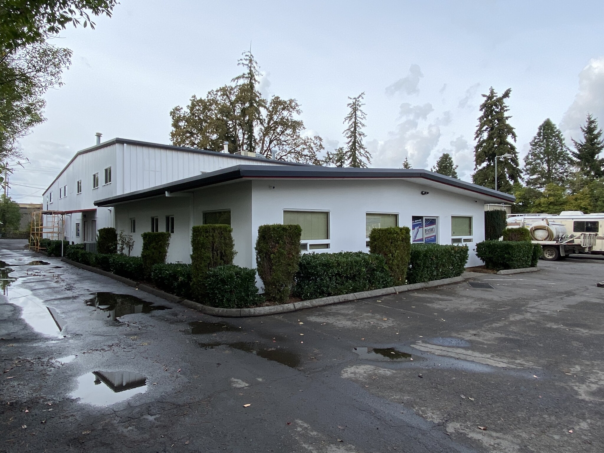 9587-9595 SW Tualatin Sherwood Rd, Tualatin, OR for Rent