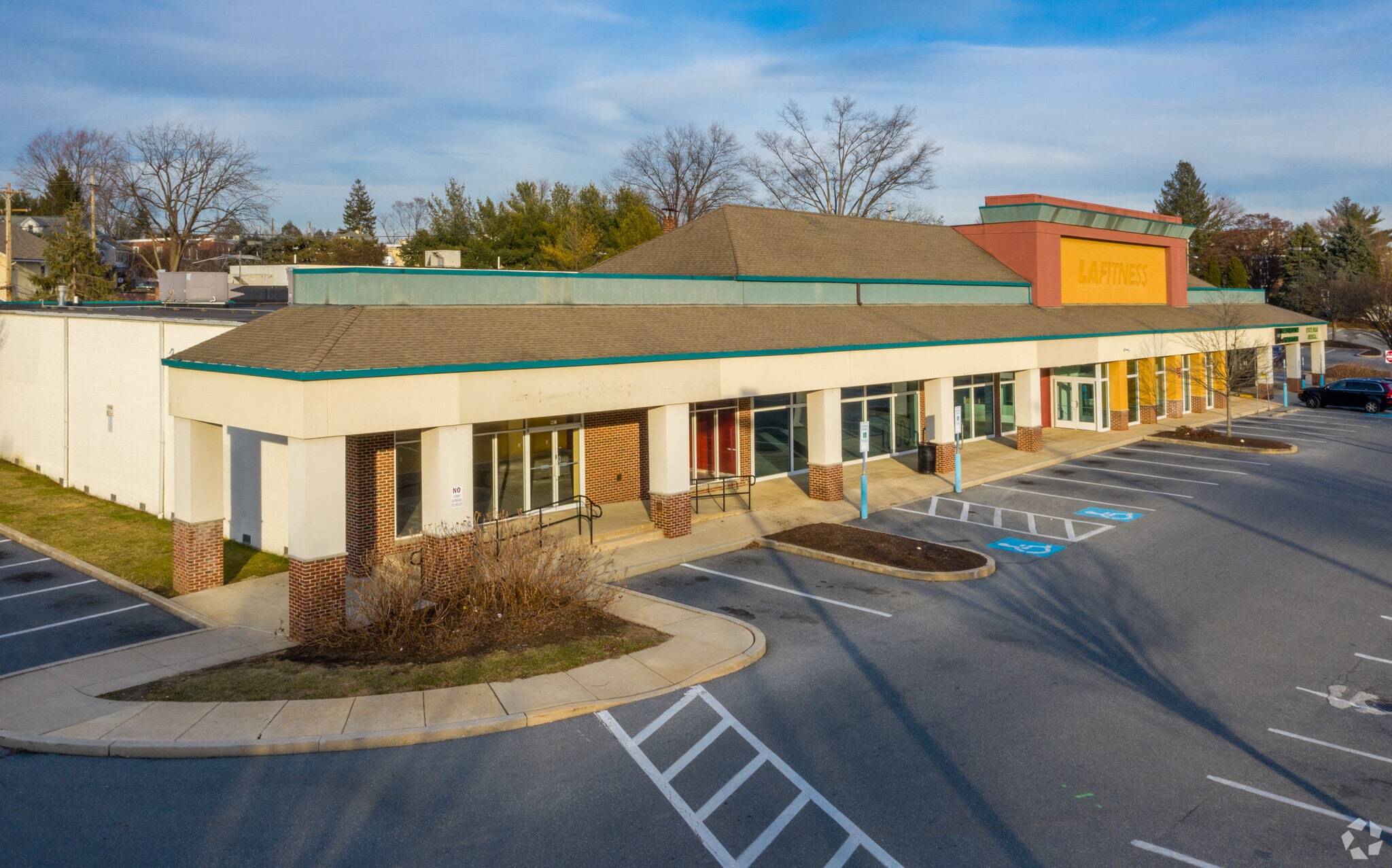 401-403 West Chester Pike, Havertown, PA for Rent