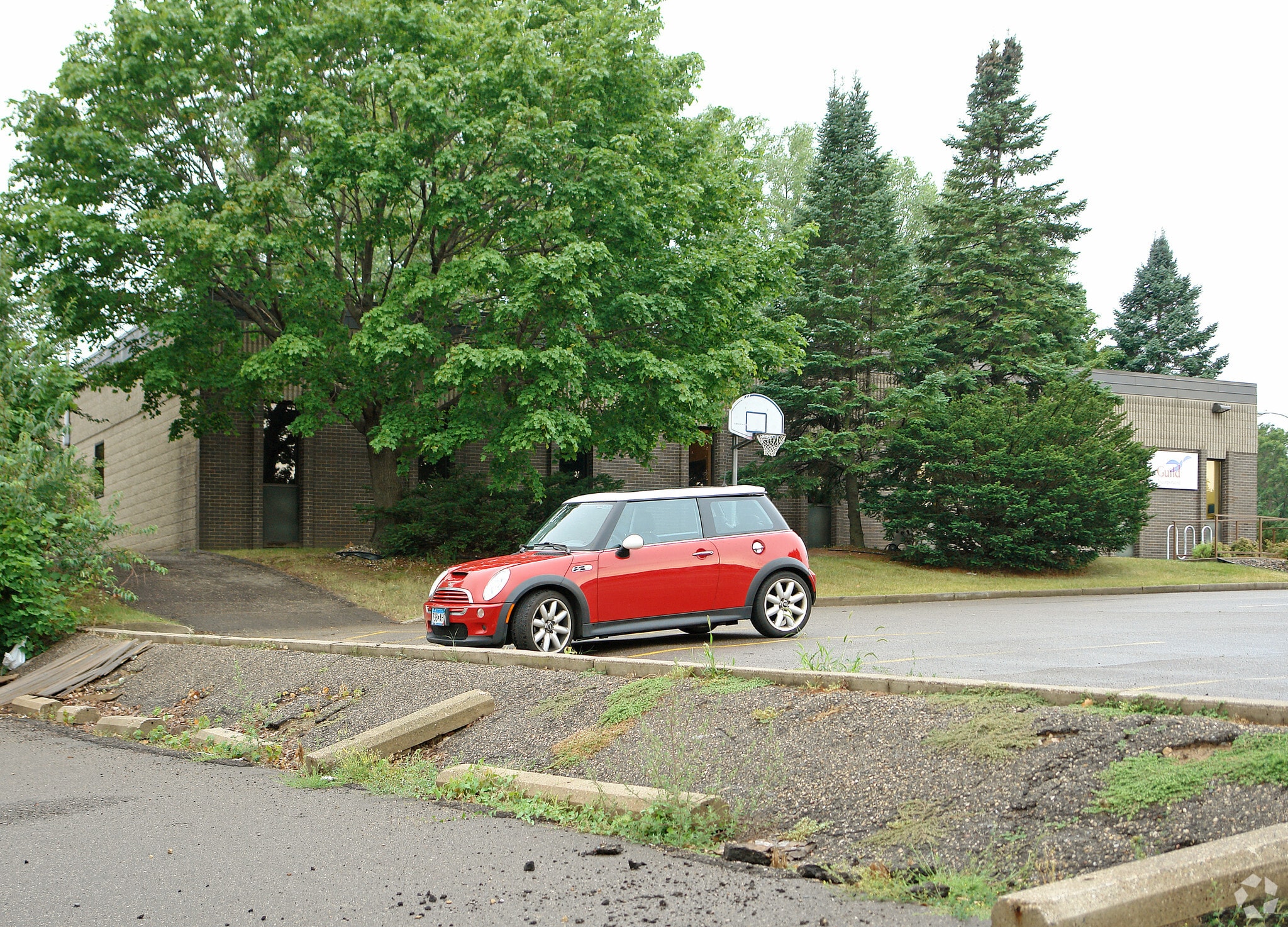 1740 Livingston Ave, West Saint Paul, MN for Sale