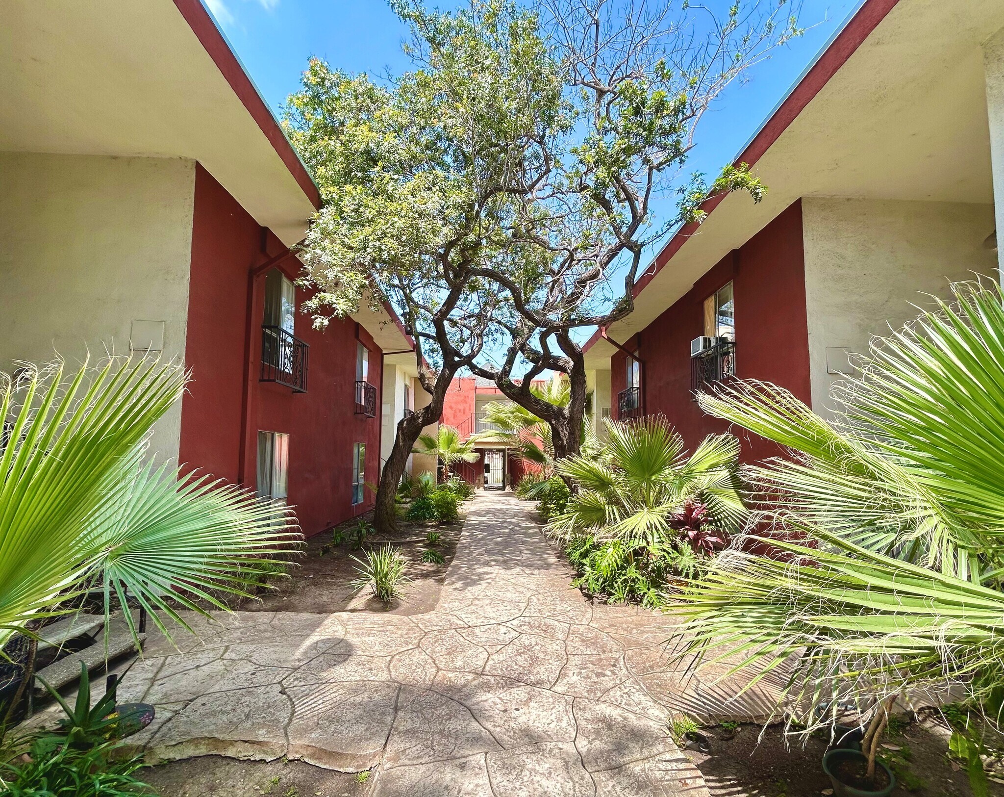 833-835 Alvarado St, Los Angeles, CA for Sale