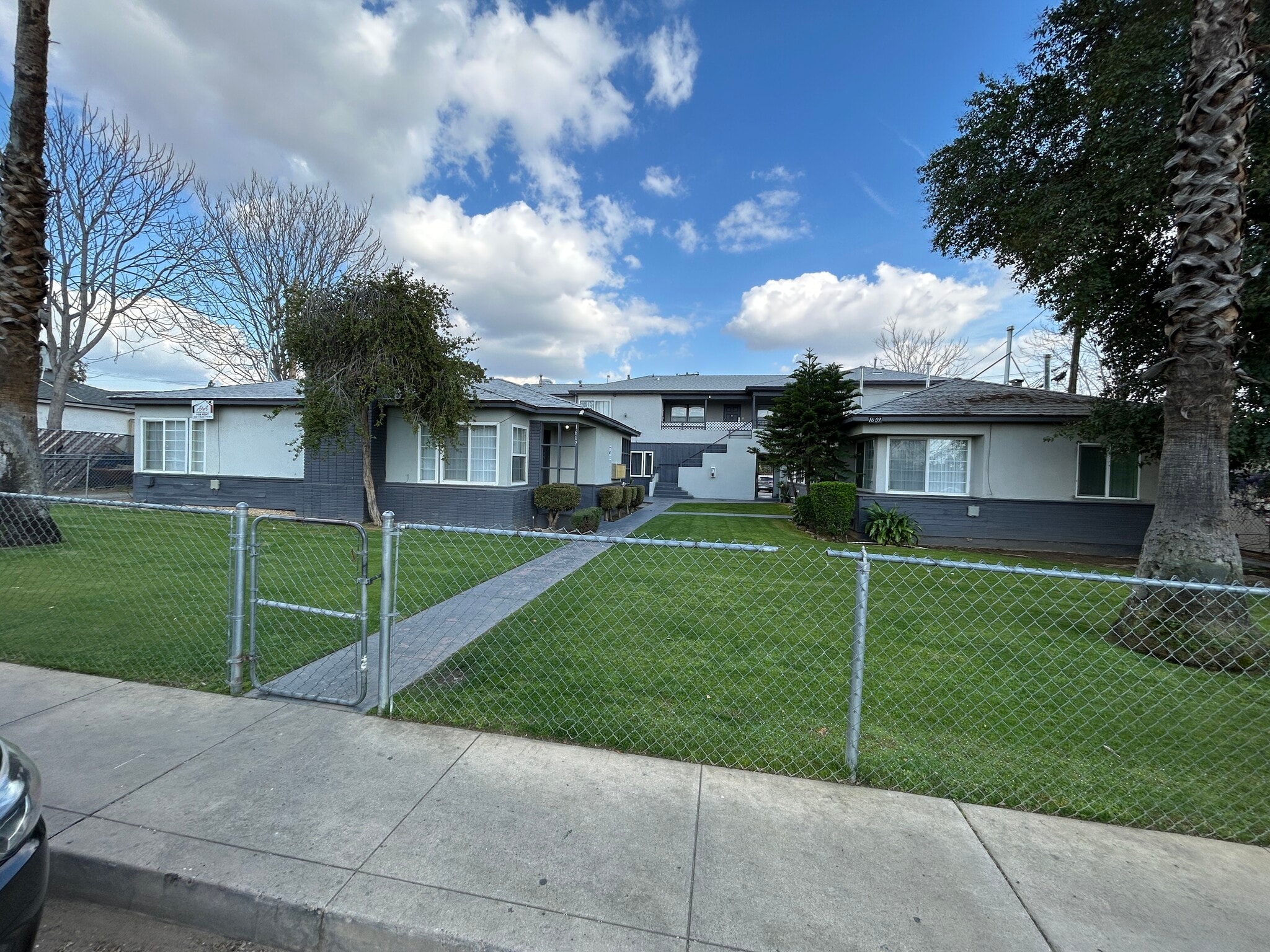 1607 Palm Dr, Bakersfield, CA for Sale