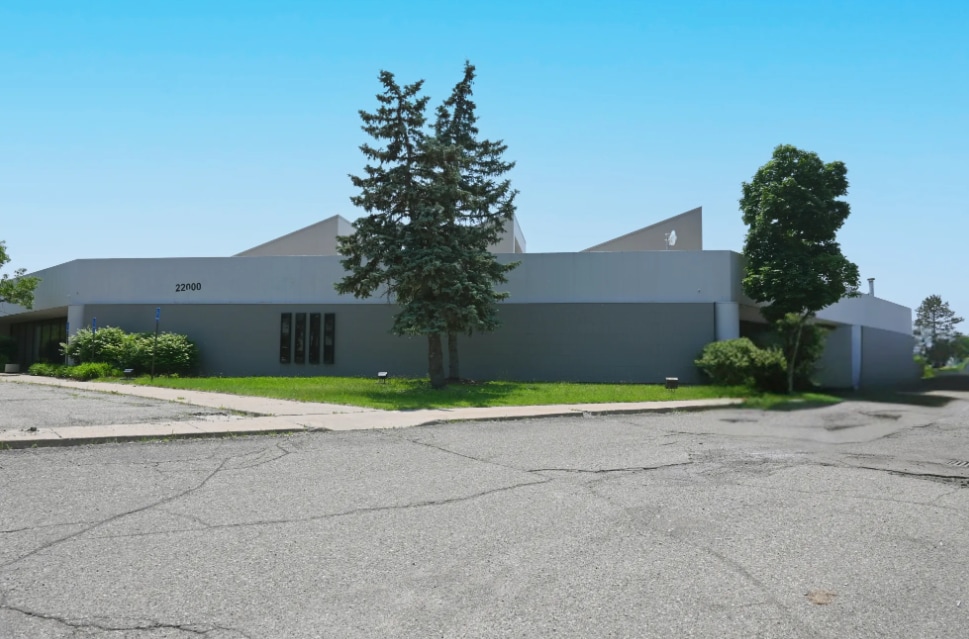 22000 Northwestern Hwy, Southfield, MI for Sale