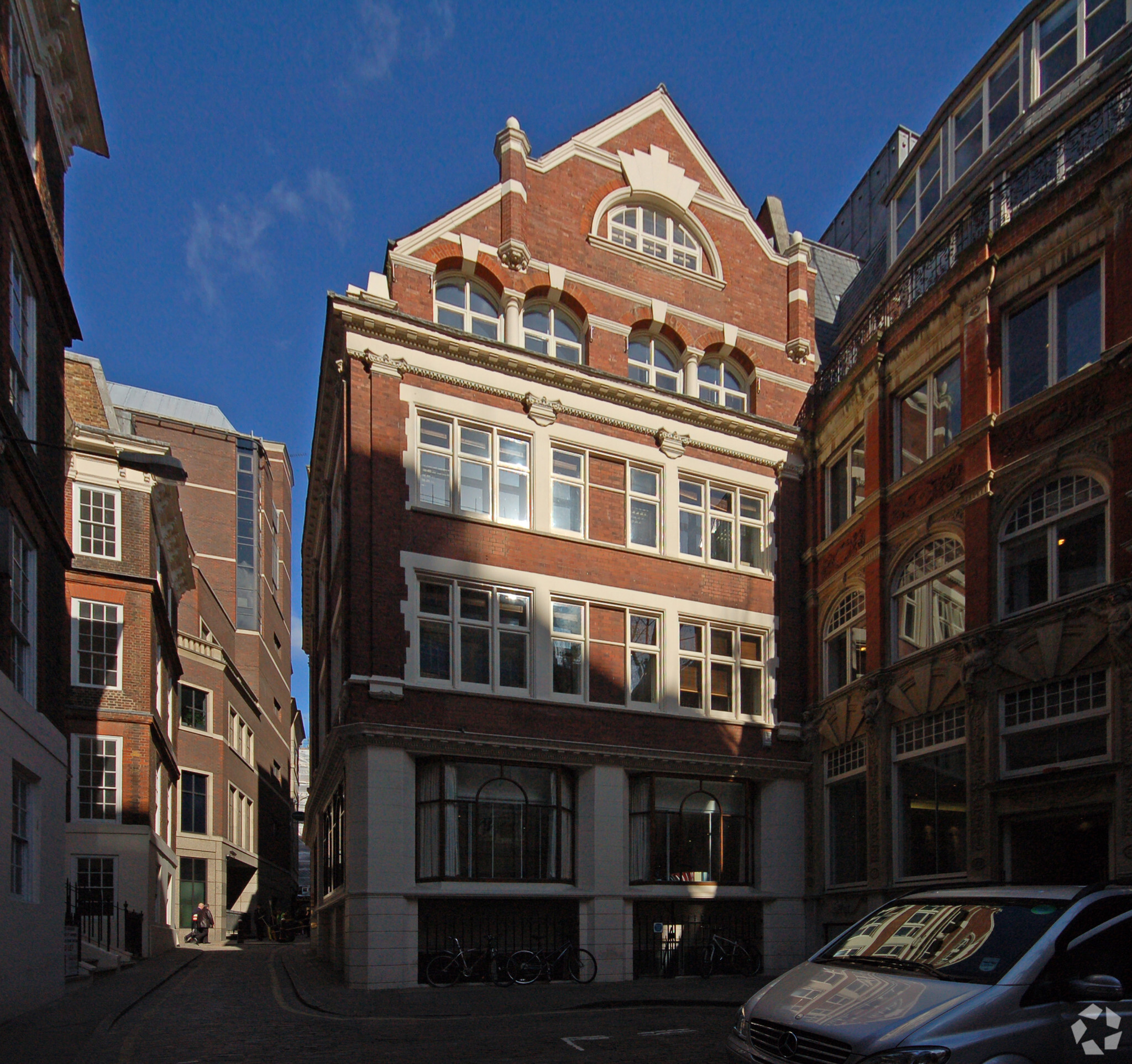8 Laurence Pountney Hl, London, LND for Rent