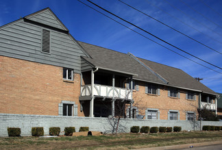 Tulsa, OK Apartments - 2217 E 59th St