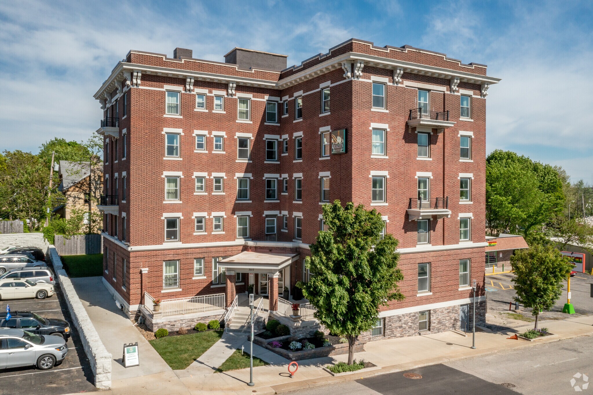 3517 Main St, Kansas City, MO for Sale