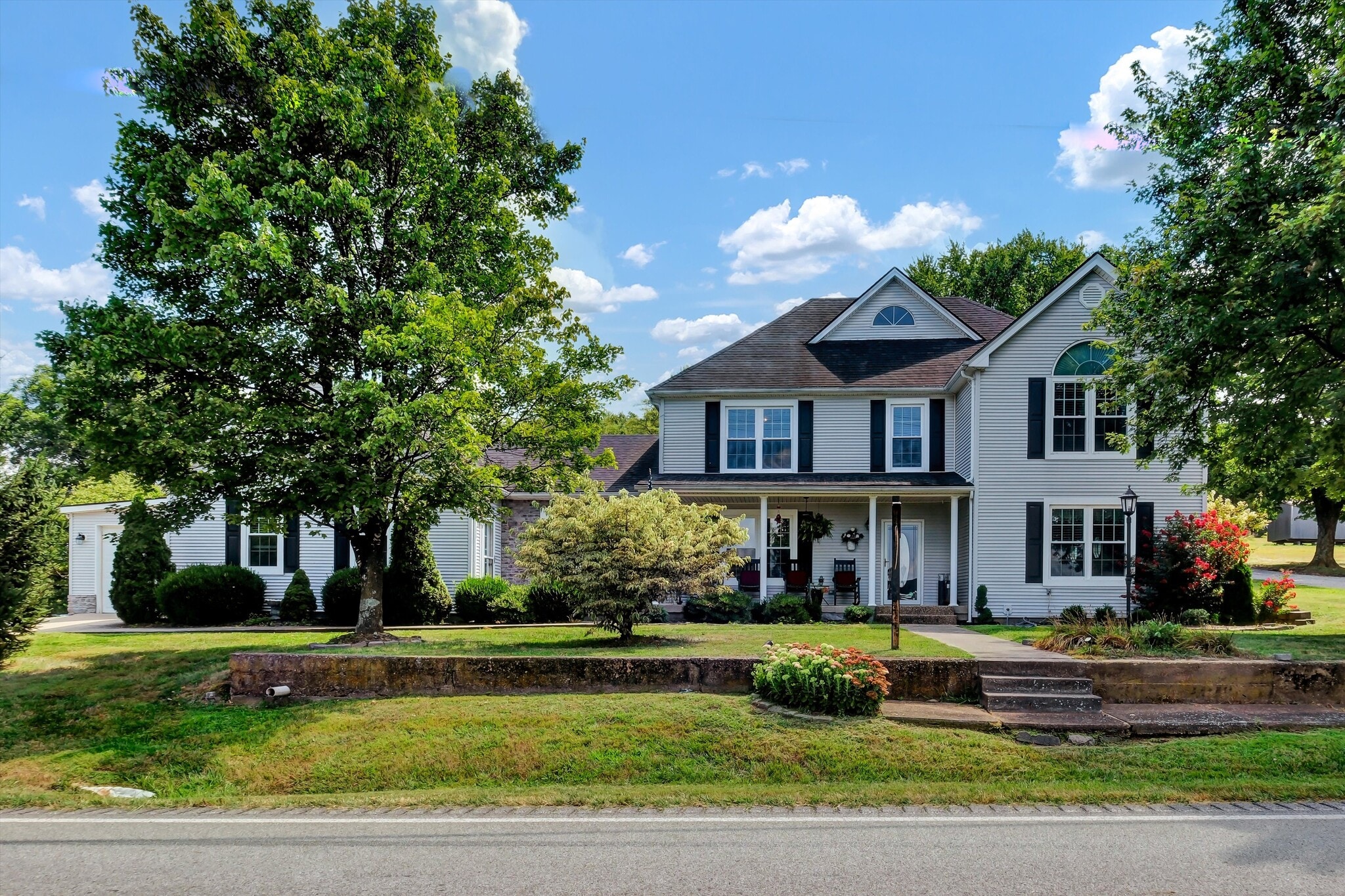 110 Holy Cross Rd, Loretto, KY for Sale