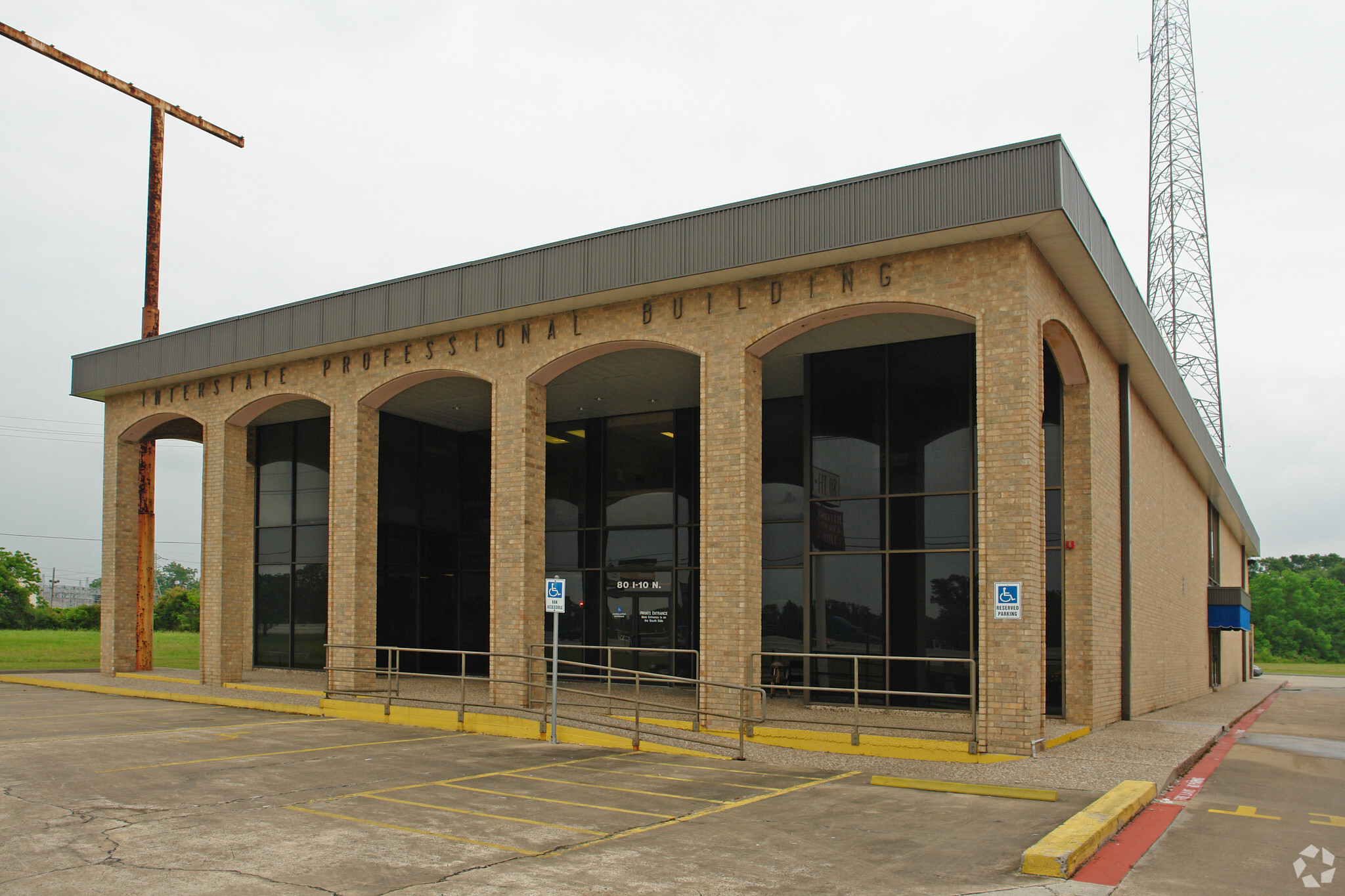 80 I-10 N, Beaumont, TX for Rent