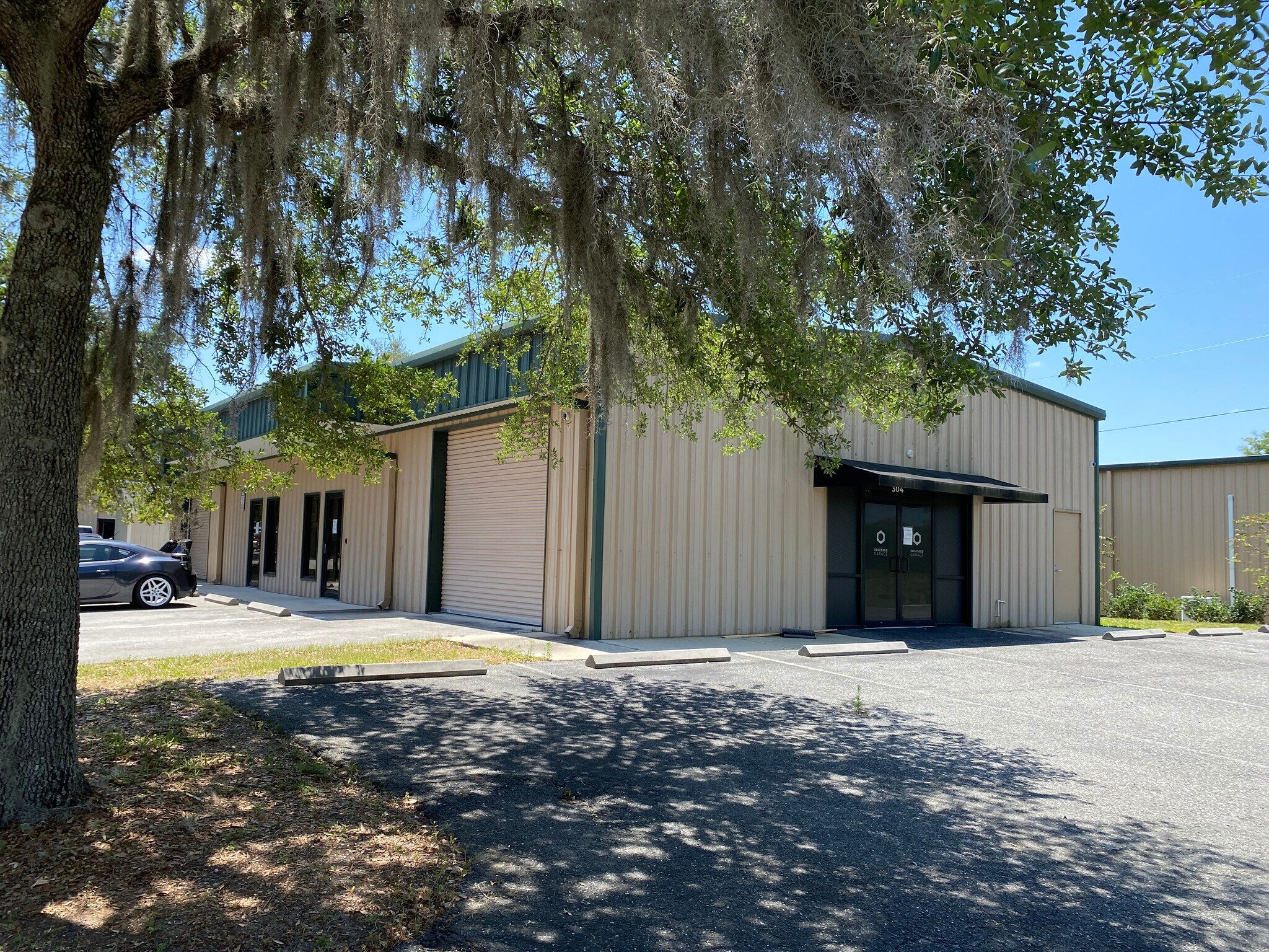 304 Oak St Lady Lake, FL 32159 Industrial Property for Lease on