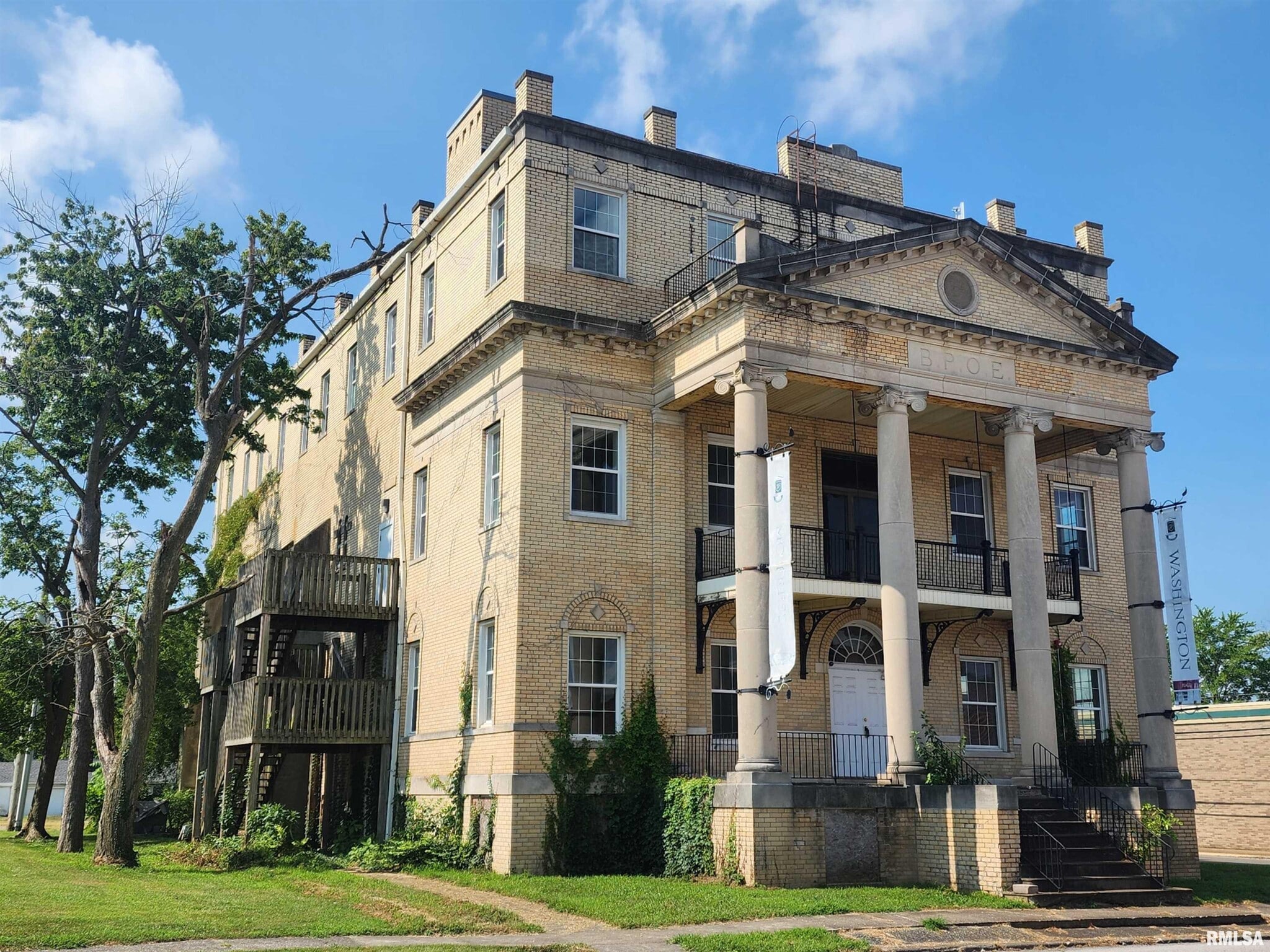 202 E Oak St, West Frankfort, IL for Sale