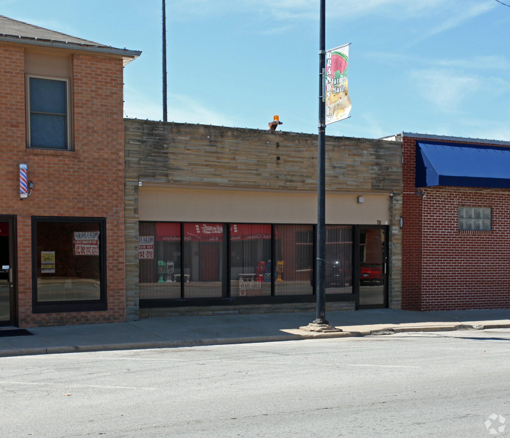 711 Main St, Grandview, MO for Rent