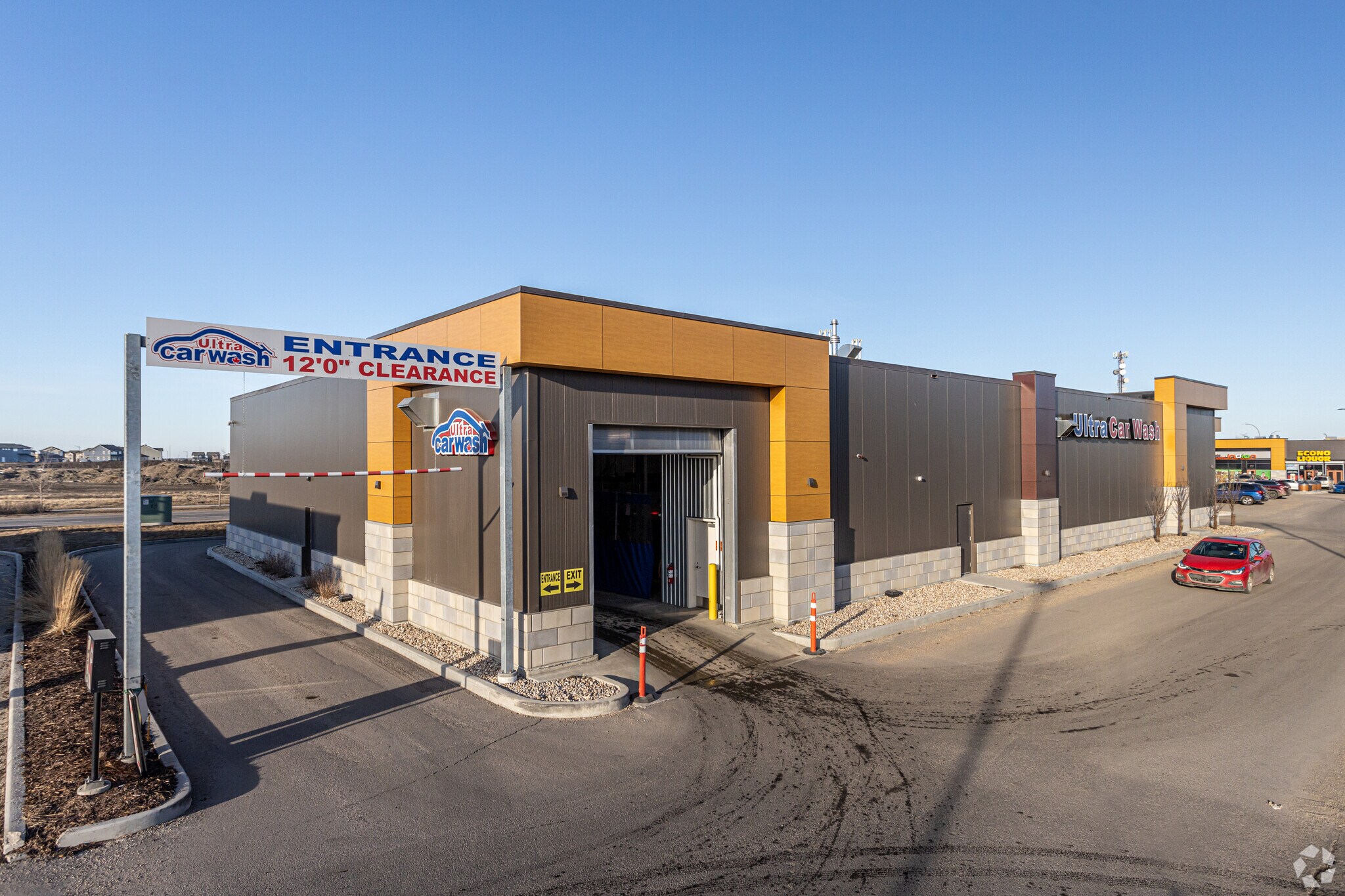 4381 167 Av NW, Edmonton, AB for Sale