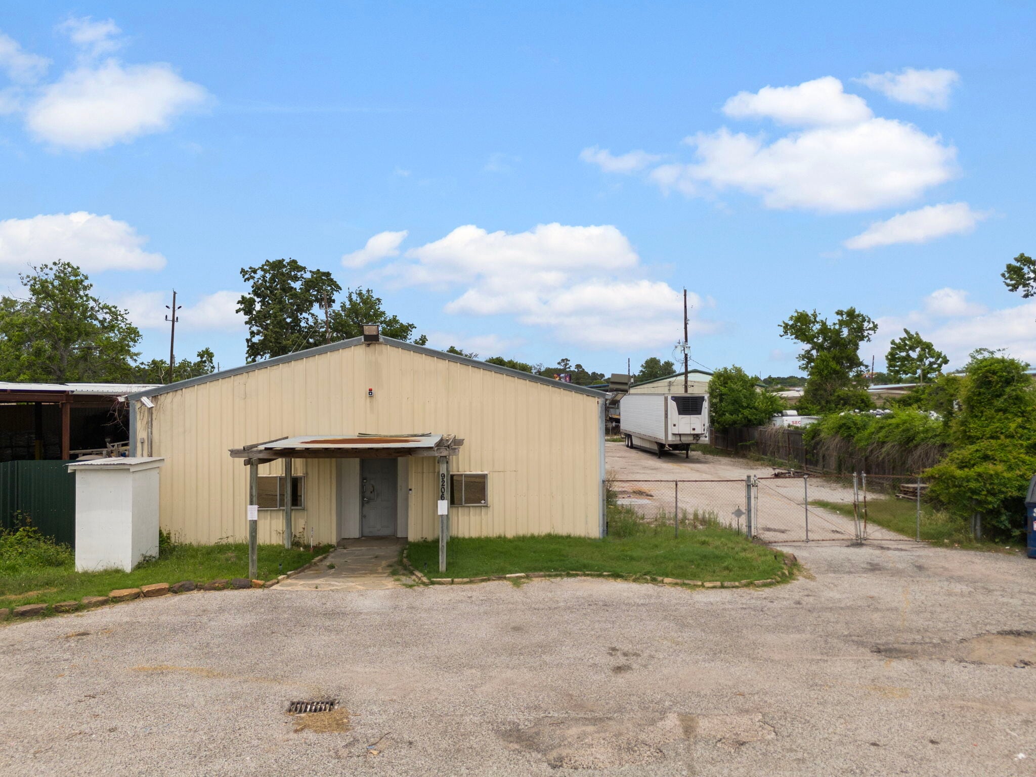 9206 Thomasville Dr, Houston, TX for Sale
