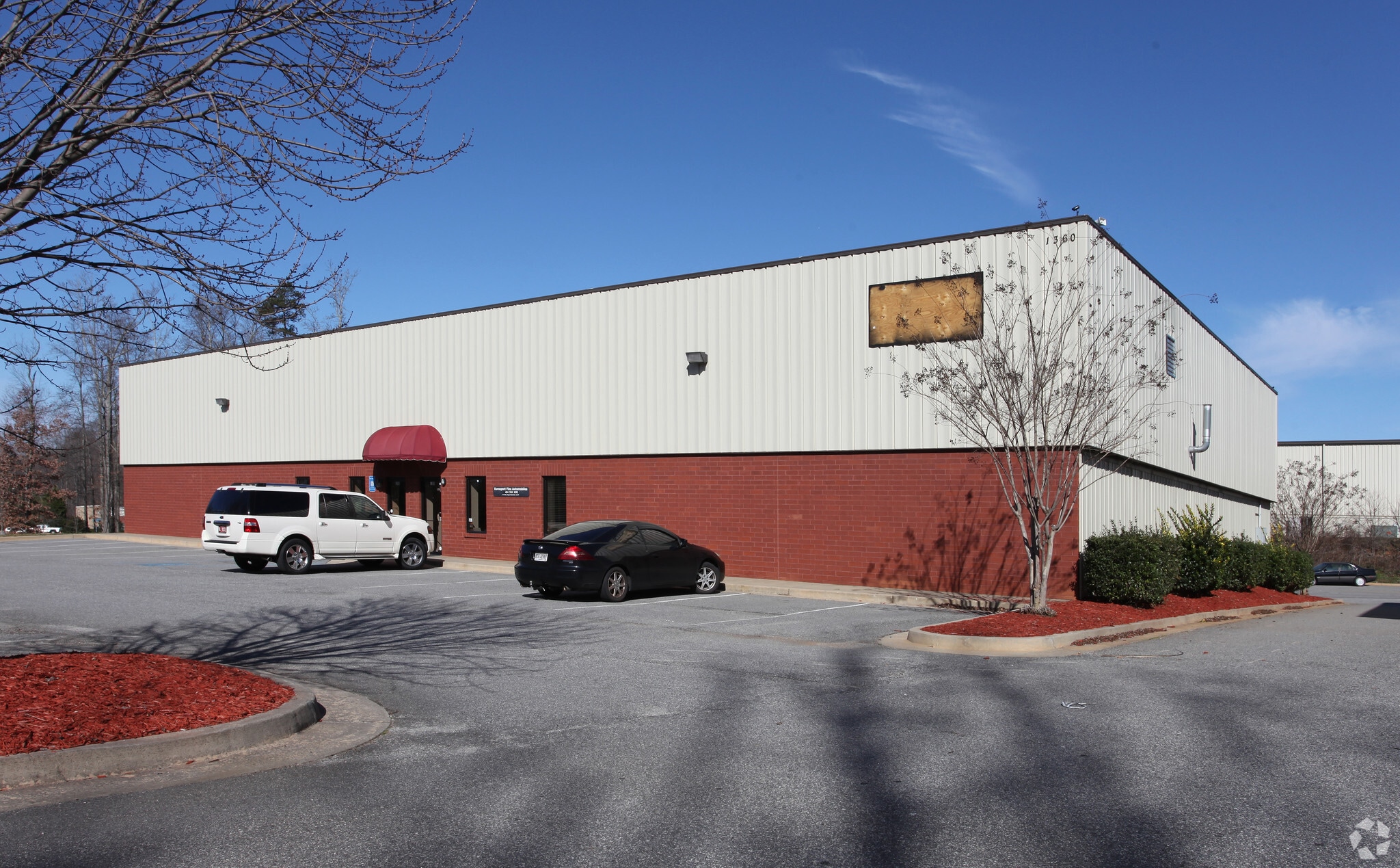 1360 Oak Industrial Ln, Cumming, GA for Rent