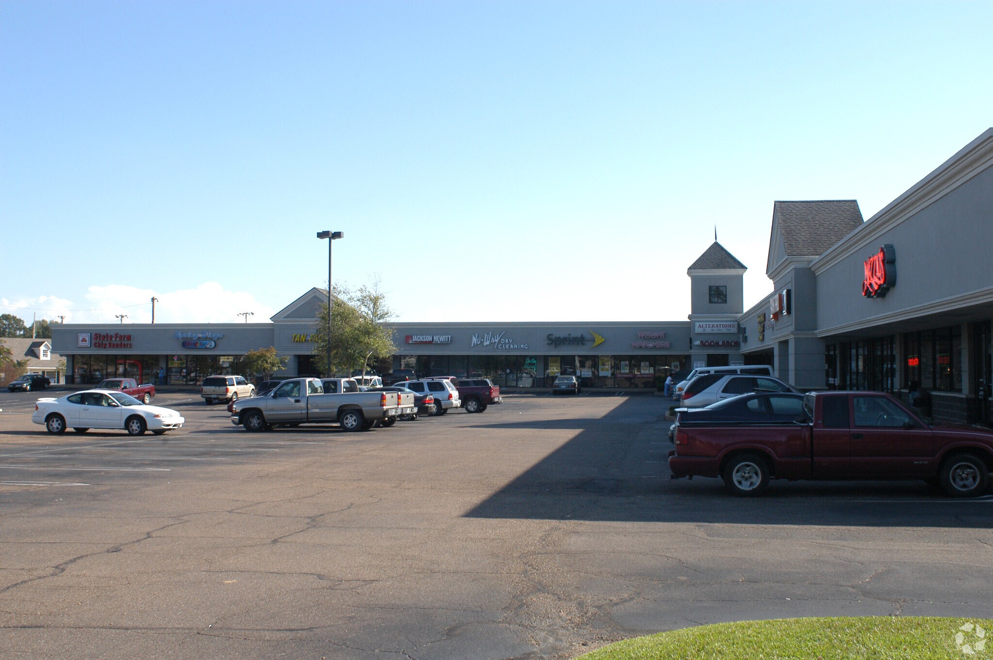118 Service Dr Brandon, MS 39042 Shopping Center Property for Lease