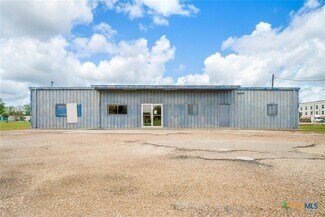 Flatonia, TX Freestanding - 625 N La Grange St