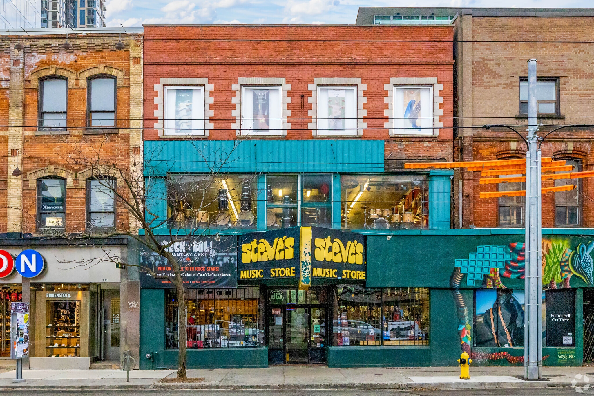 411-415 Queen St W, Toronto, ON for Rent