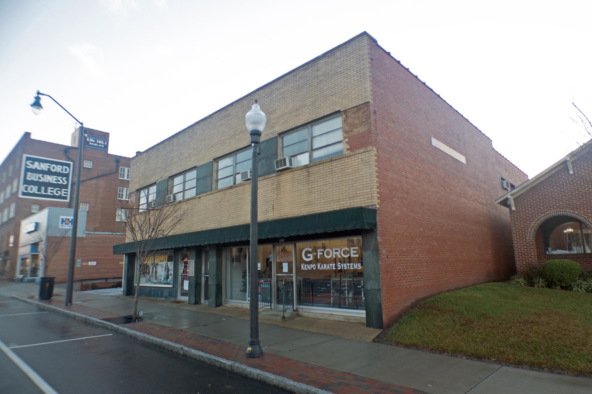 221 Carthage St Sanford, NC 27330 Retail Property for Lease on