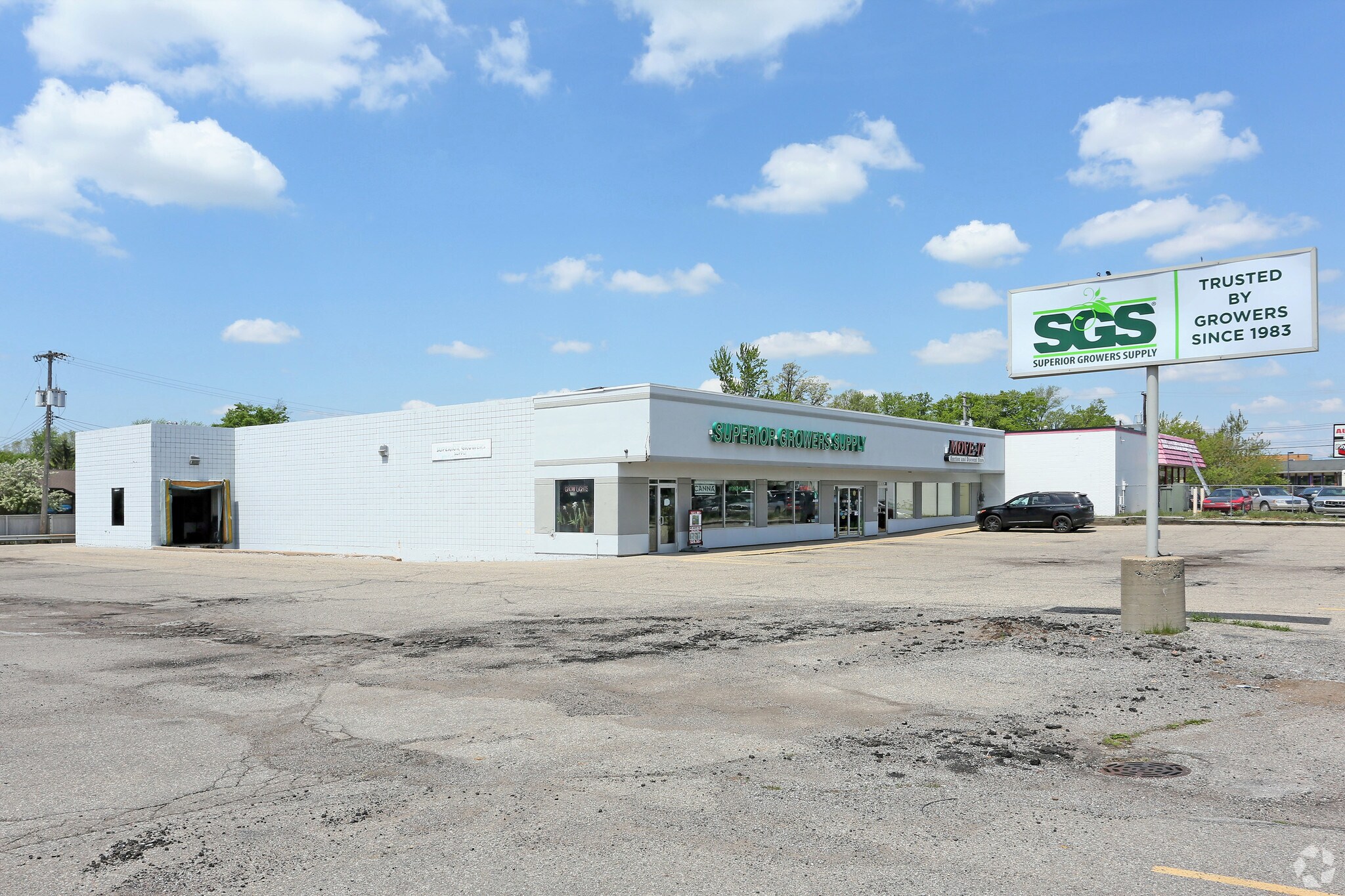 5716 S Pennsylvania Ave, Lansing, MI for Rent