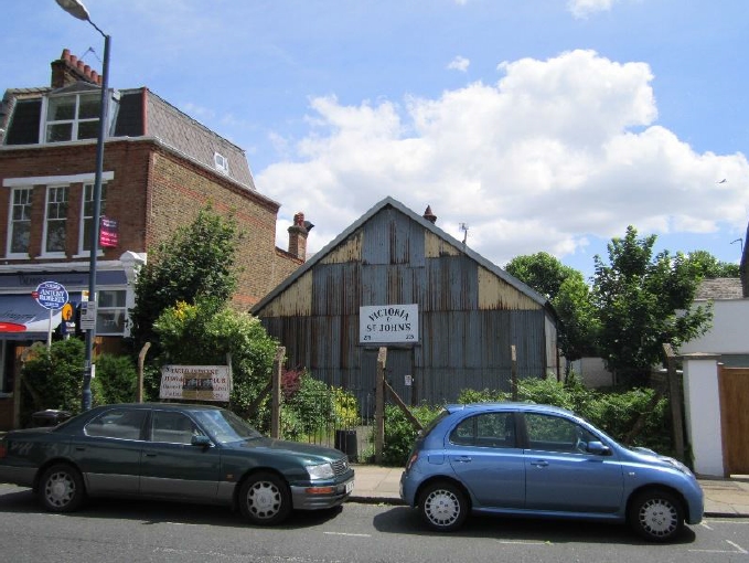 275 Sandycombe Rd, Richmond, LND for Sale
