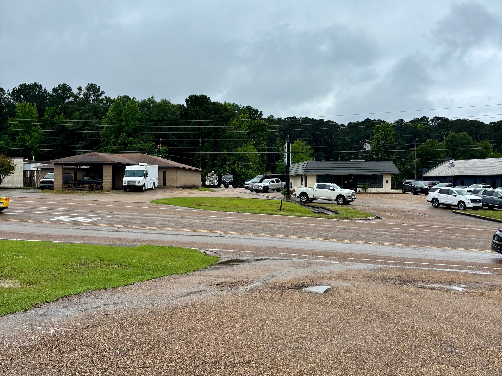 609 W Government St, Brandon, MS for Sale