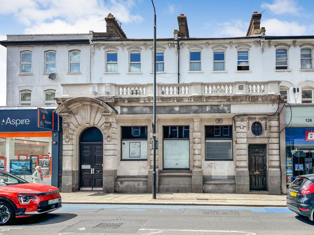 128 High St, London, LND for Rent